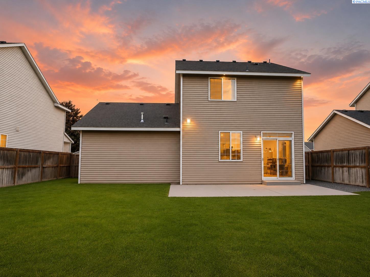 9819 Mustang Dr, Pasco, WA 99301