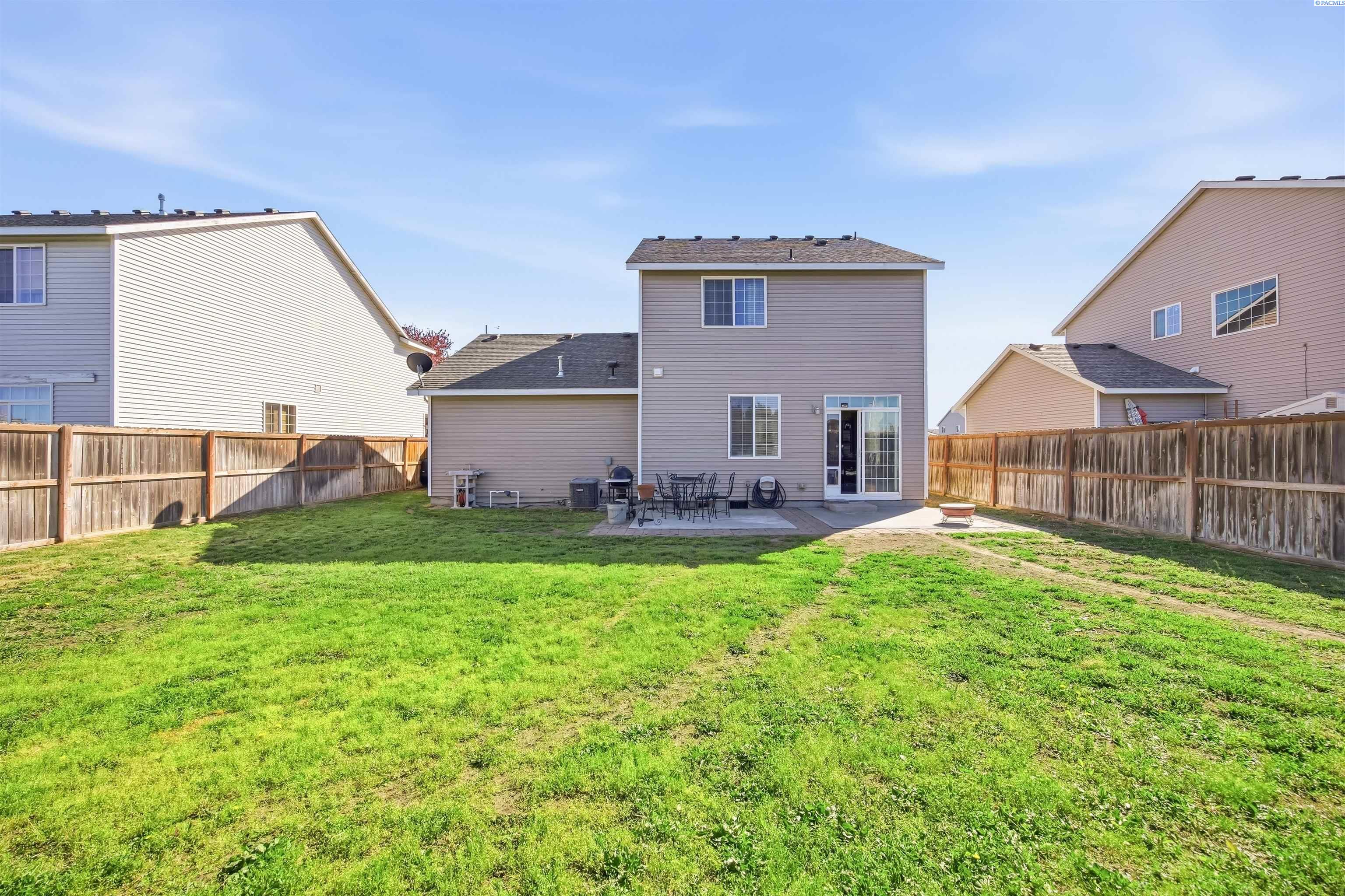 9819 Mustang Dr, Pasco, WA 99301