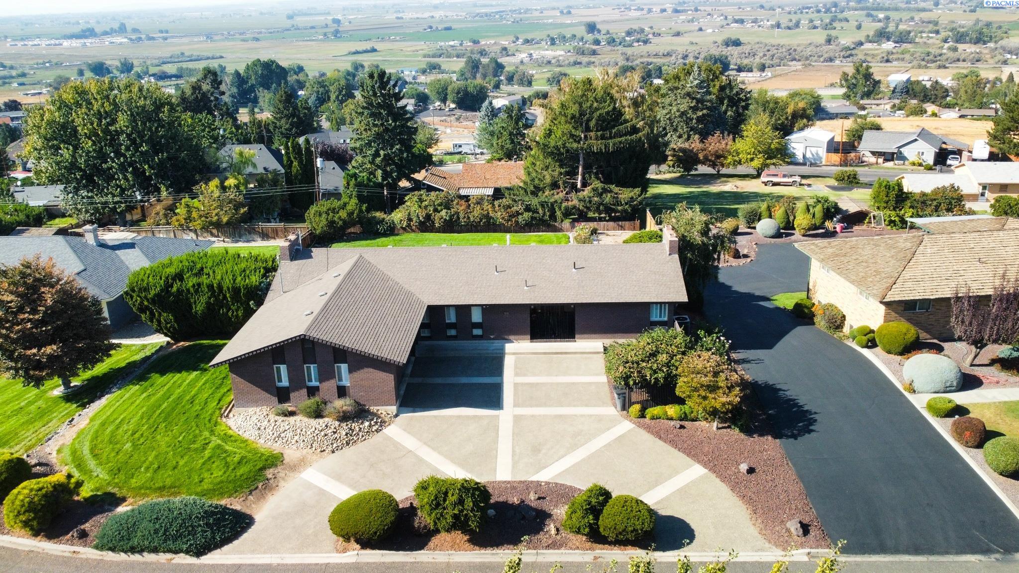 808 Skyline Dr, Sunnyside, WA 98944