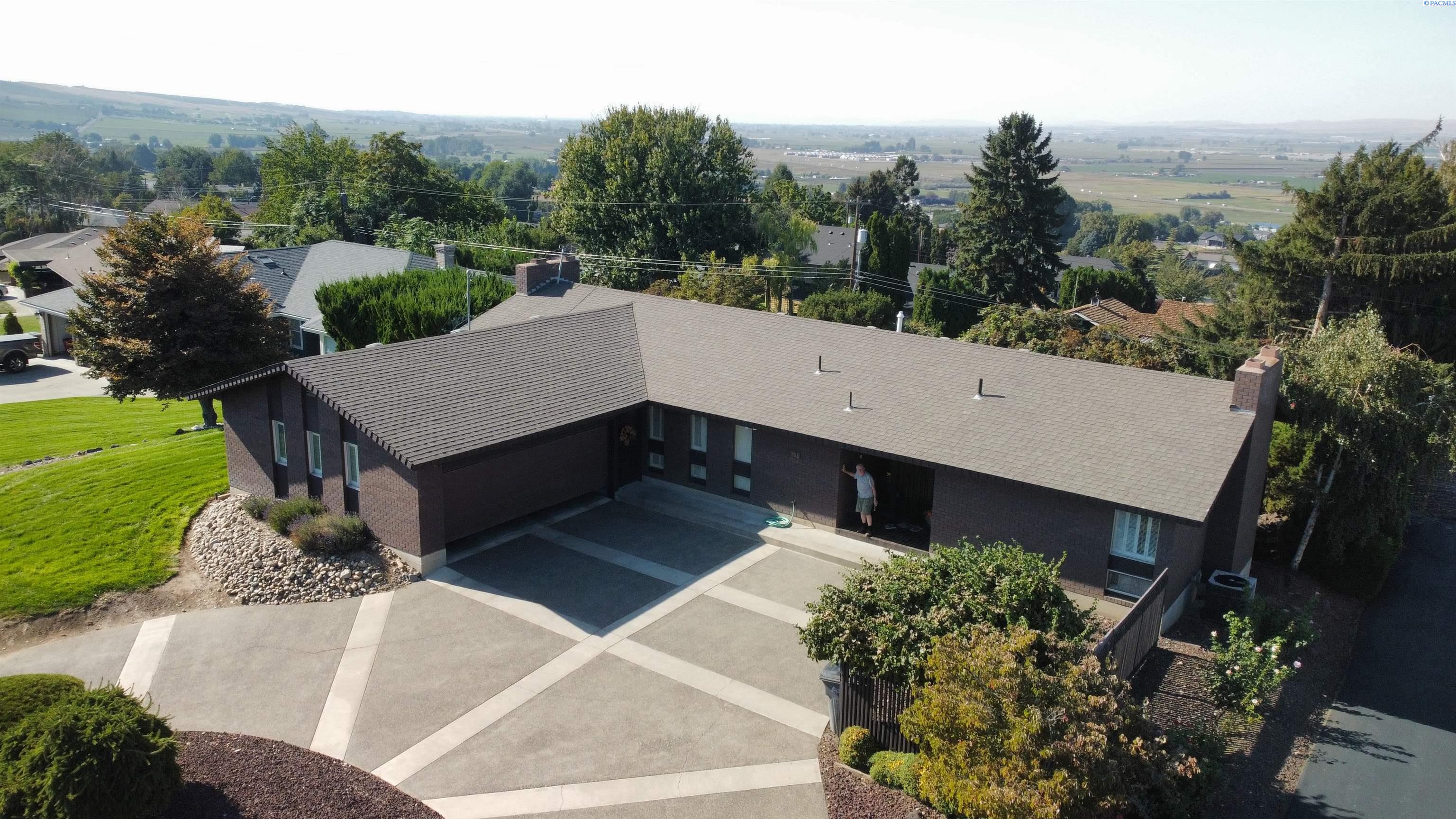 808 Skyline Dr, Sunnyside, WA 98944