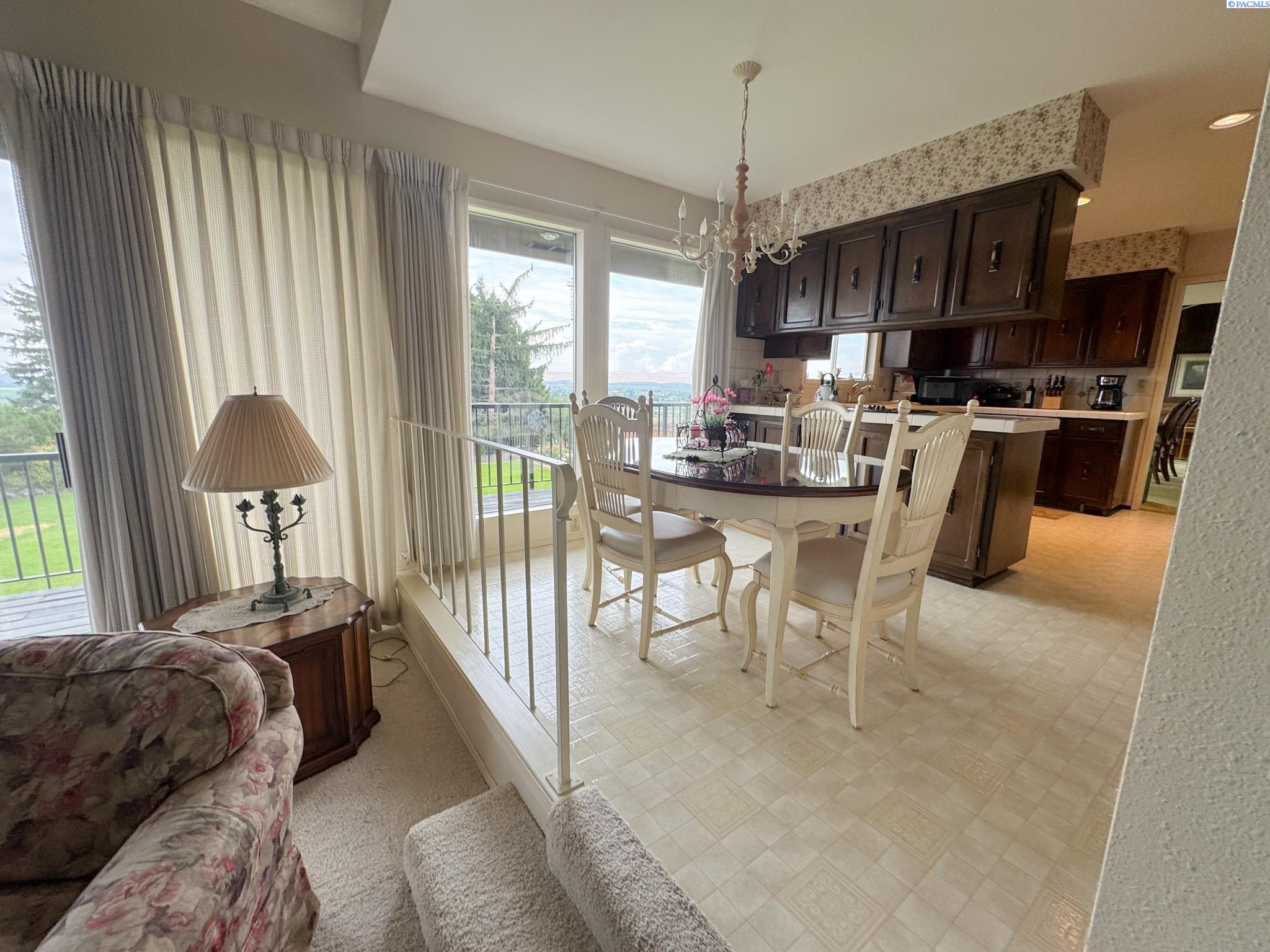 808 Skyline Dr, Sunnyside, WA 98944