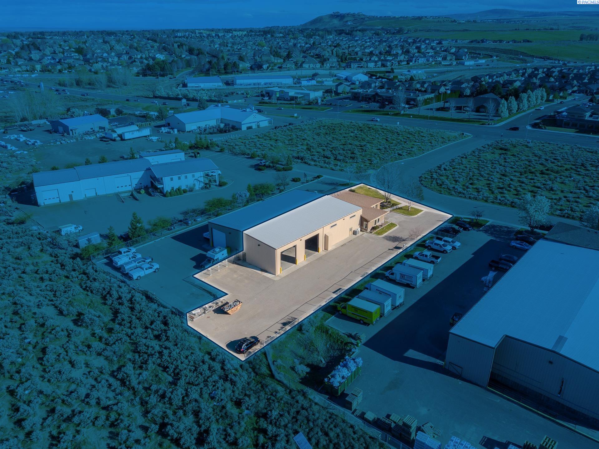 9232 Clearwater Dr, Kennewick, WA 99336