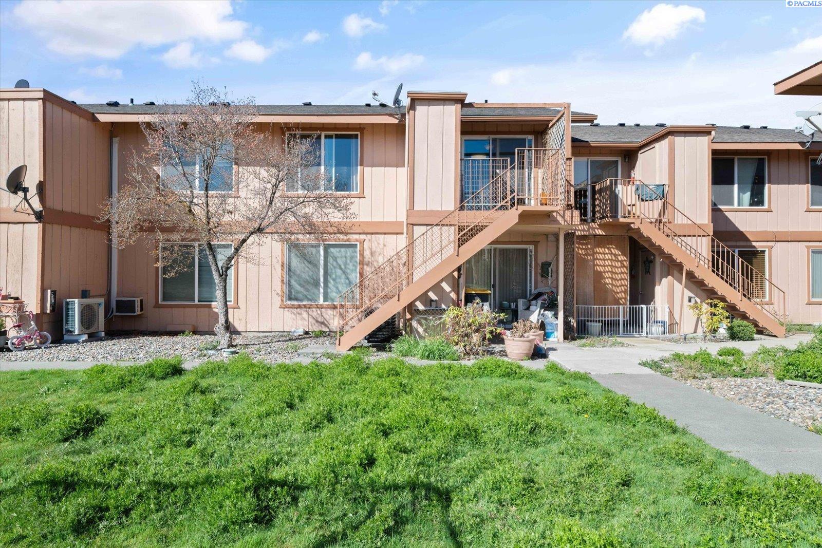 3121 Hood  #I 204, Kennewick, WA 99336