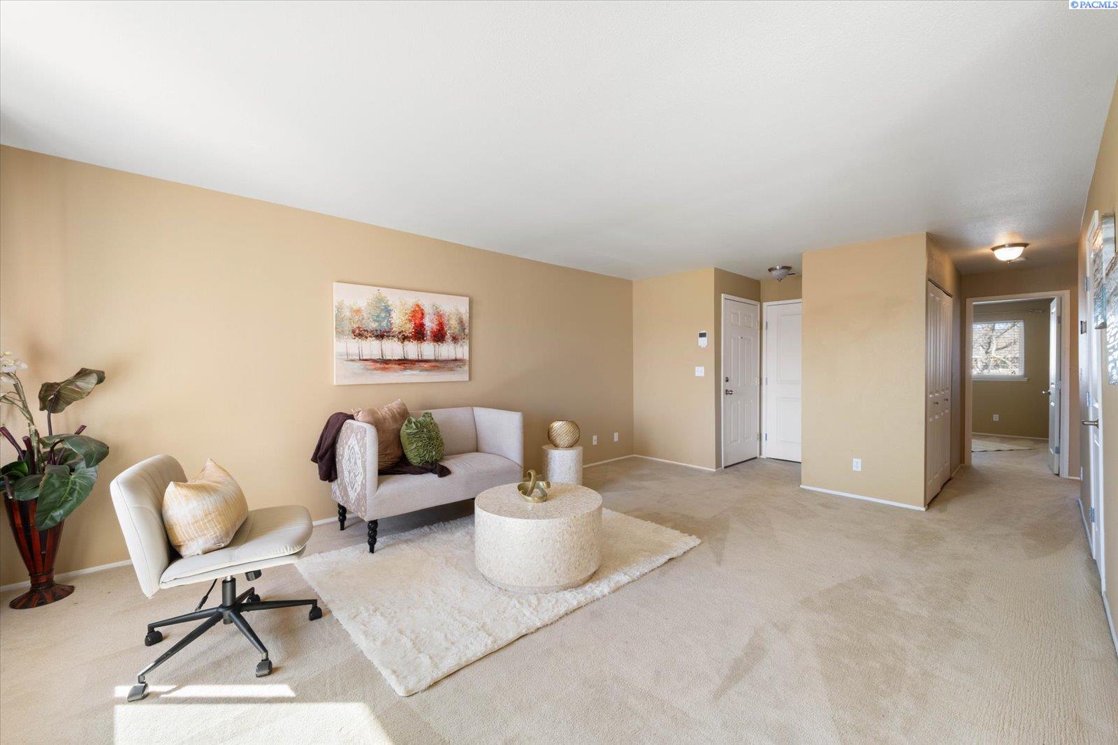 3121 Hood  #I 204, Kennewick, WA 99336