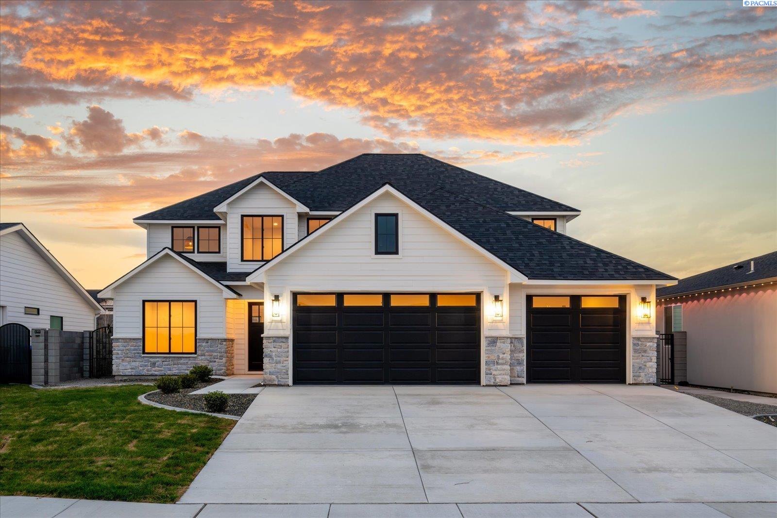 636 Lazio , Richland, WA 99352