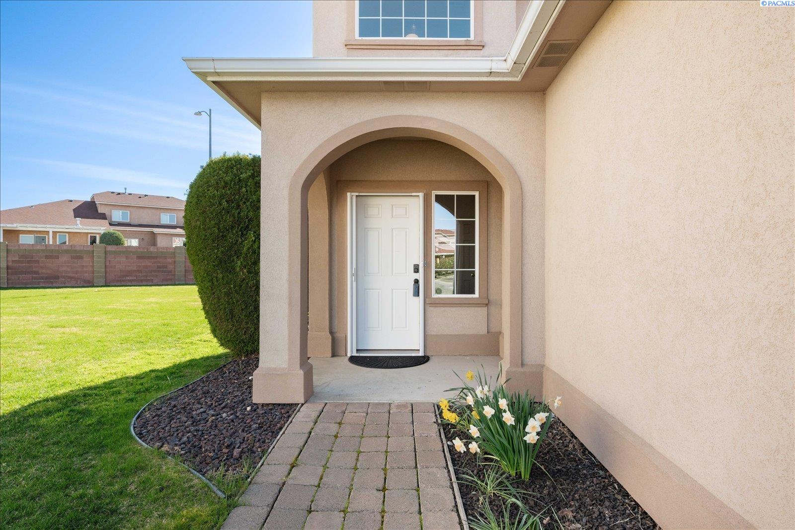 6007 Mia Ln, Pasco, WA 99301