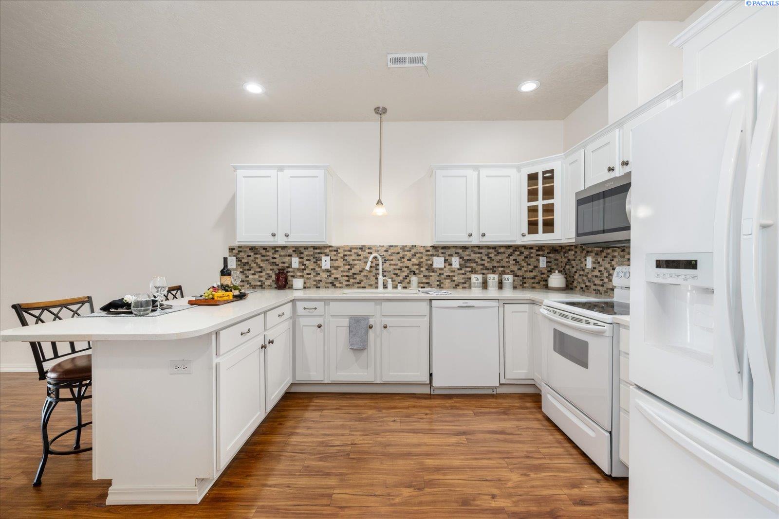 6007 Mia Ln, Pasco, WA 99301