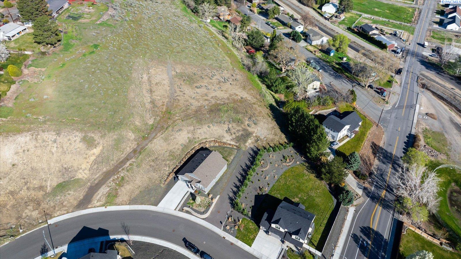 3820 Bing St, West Richland, WA 99338