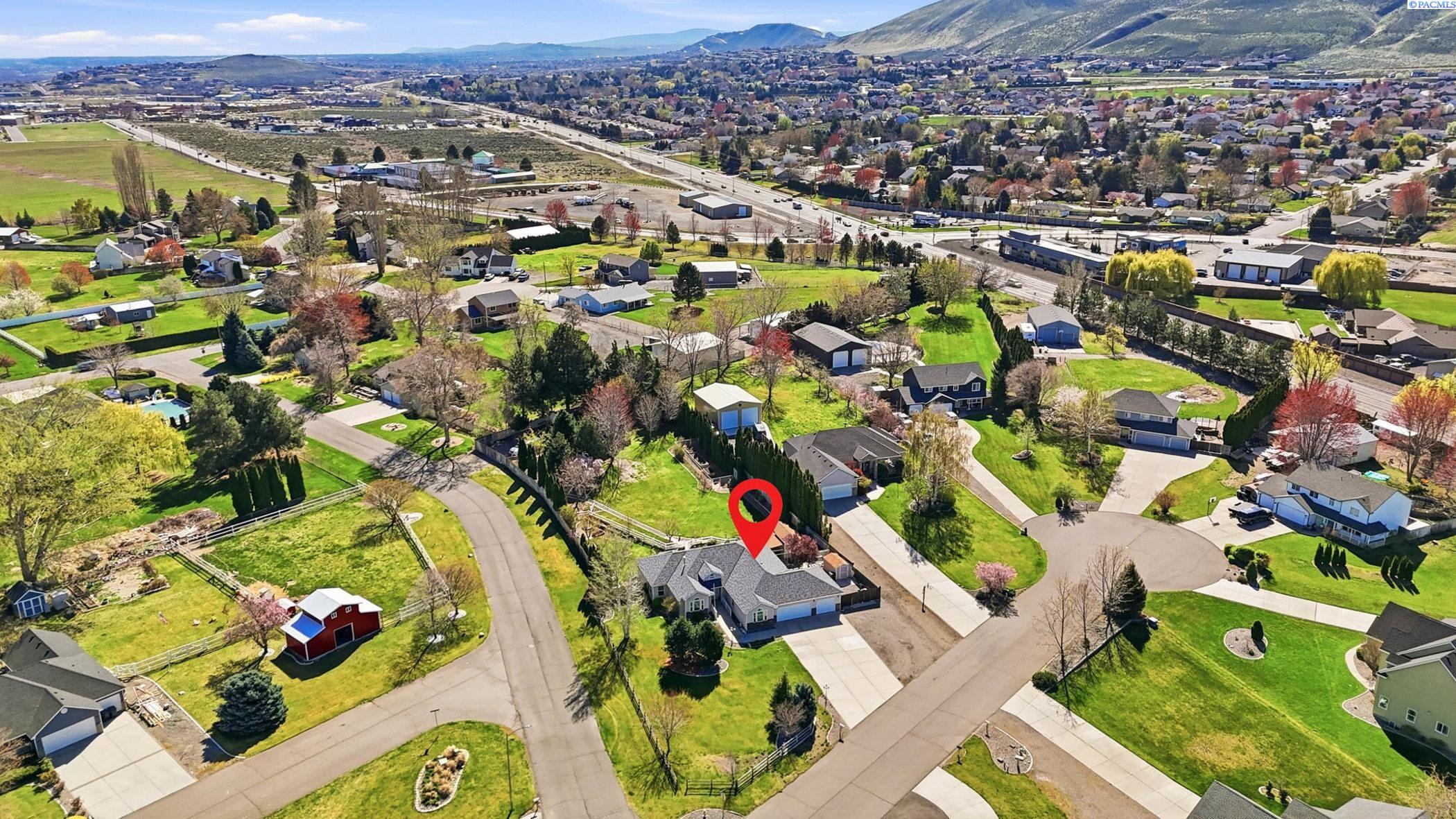 4400 Mt Daniel Ct, West Richland, WA 99353