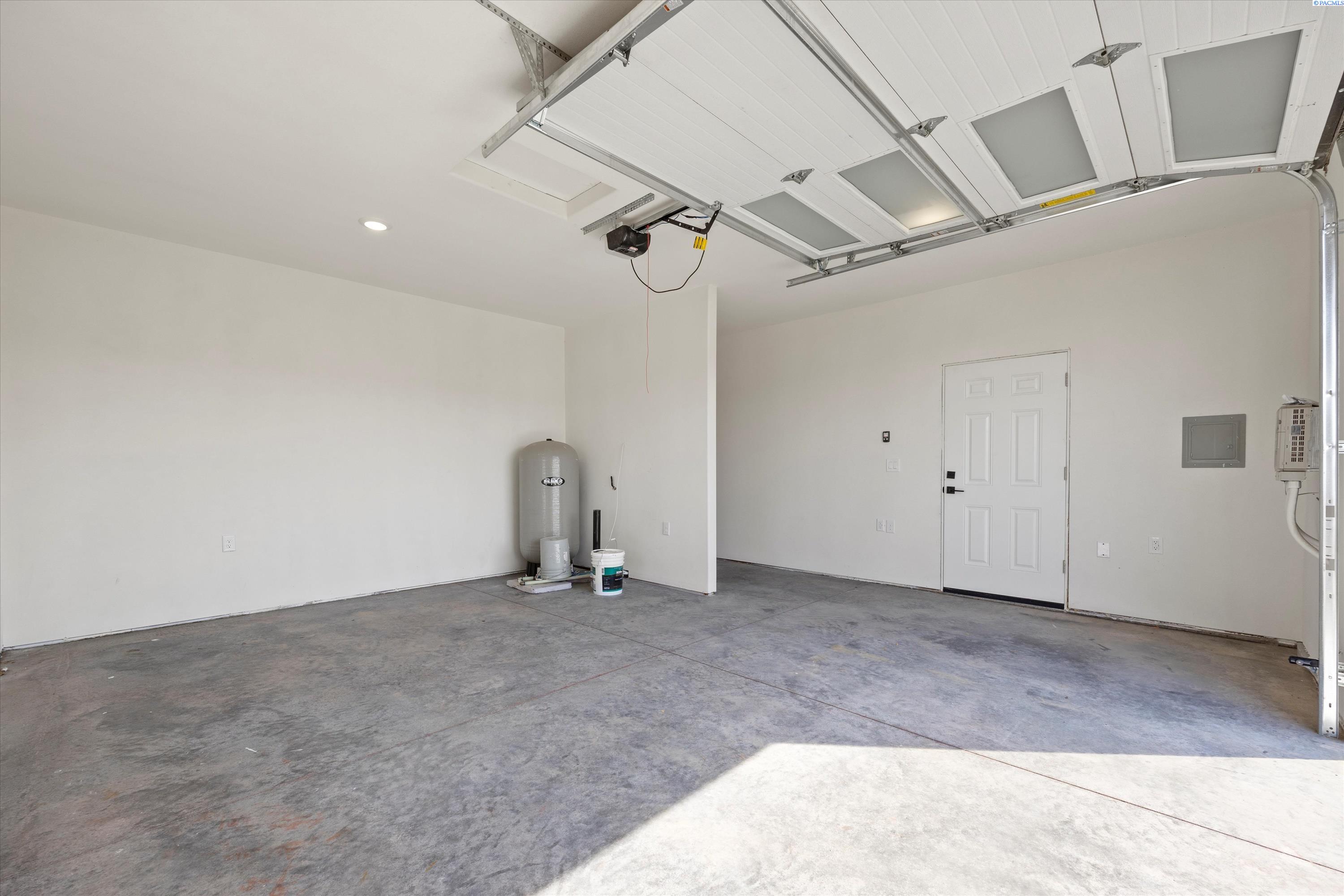 210 Caldona Ave, Mesa, WA 99343