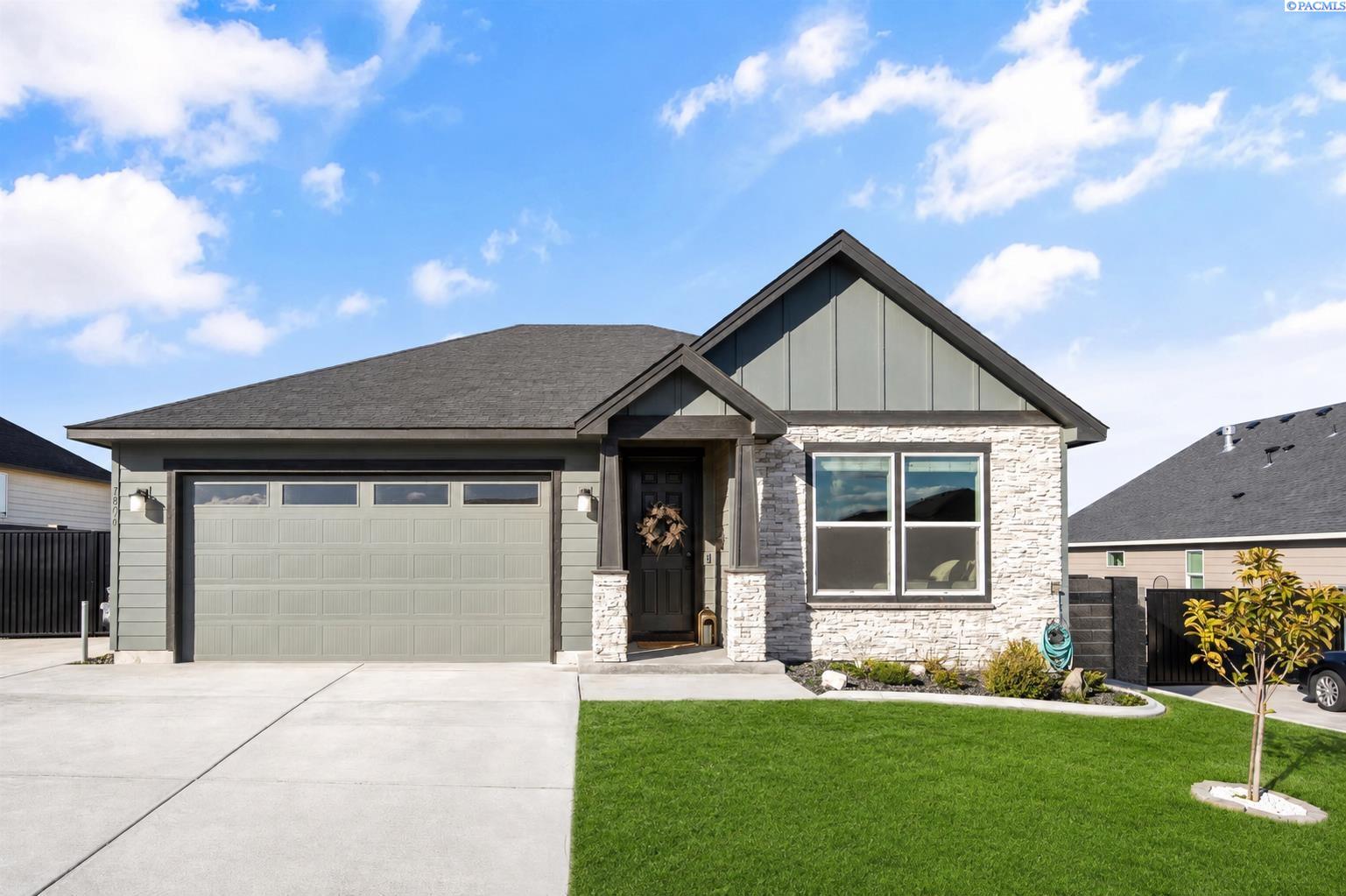 7876 Cardinal Peak St, West Richland, WA 99353