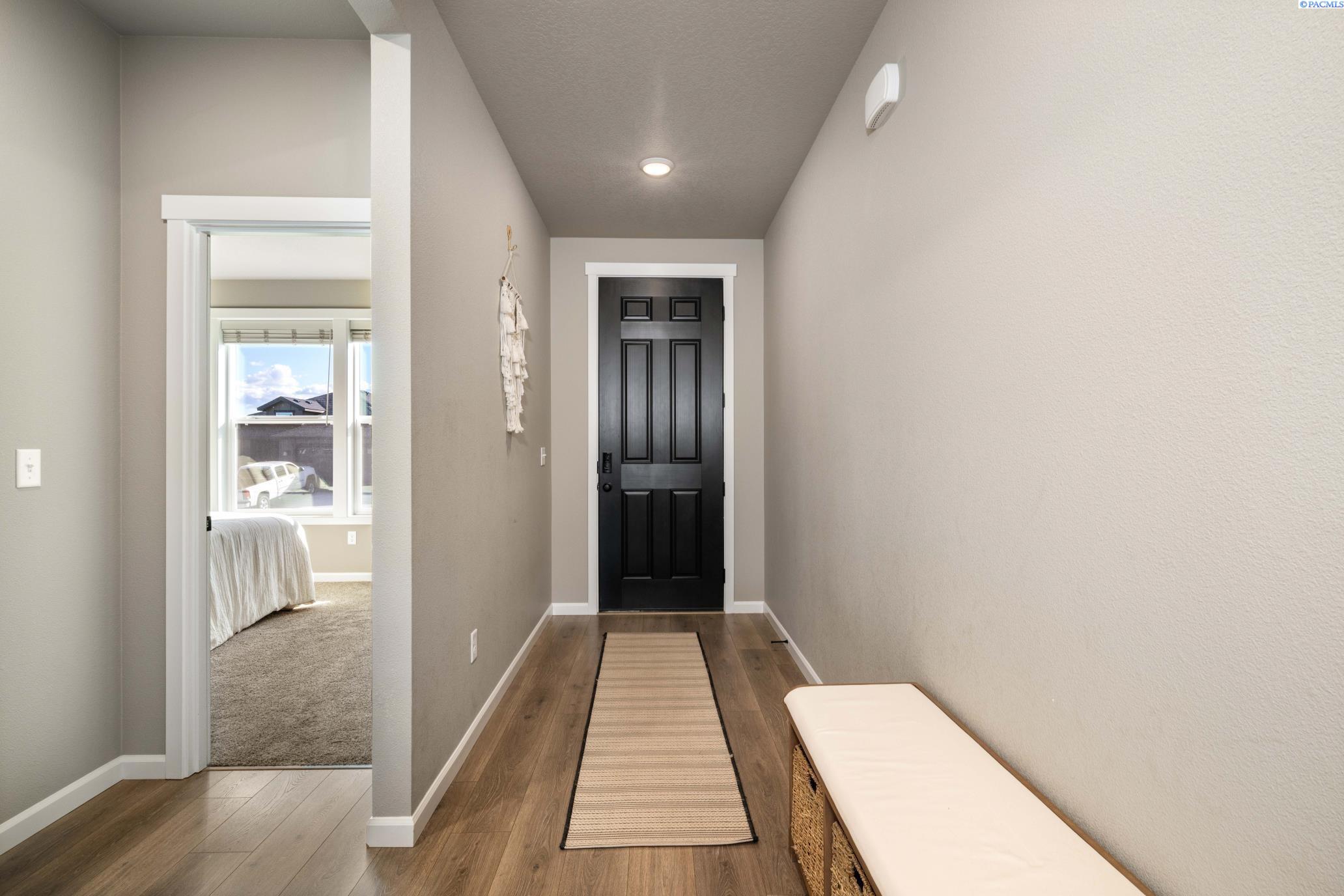 7876 Cardinal Peak St, West Richland, WA 99353