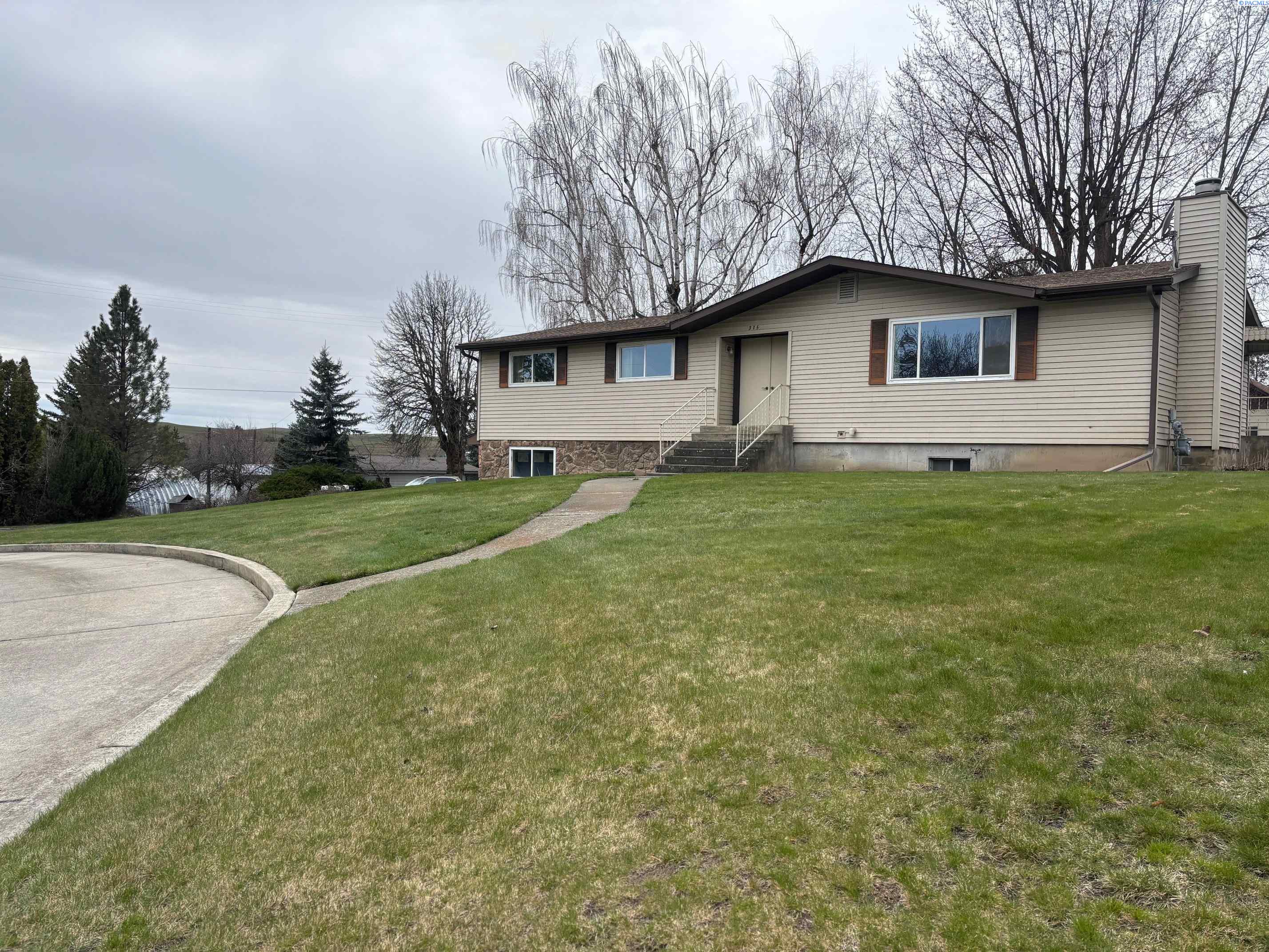 315 N Division St, Palouse WA 99161