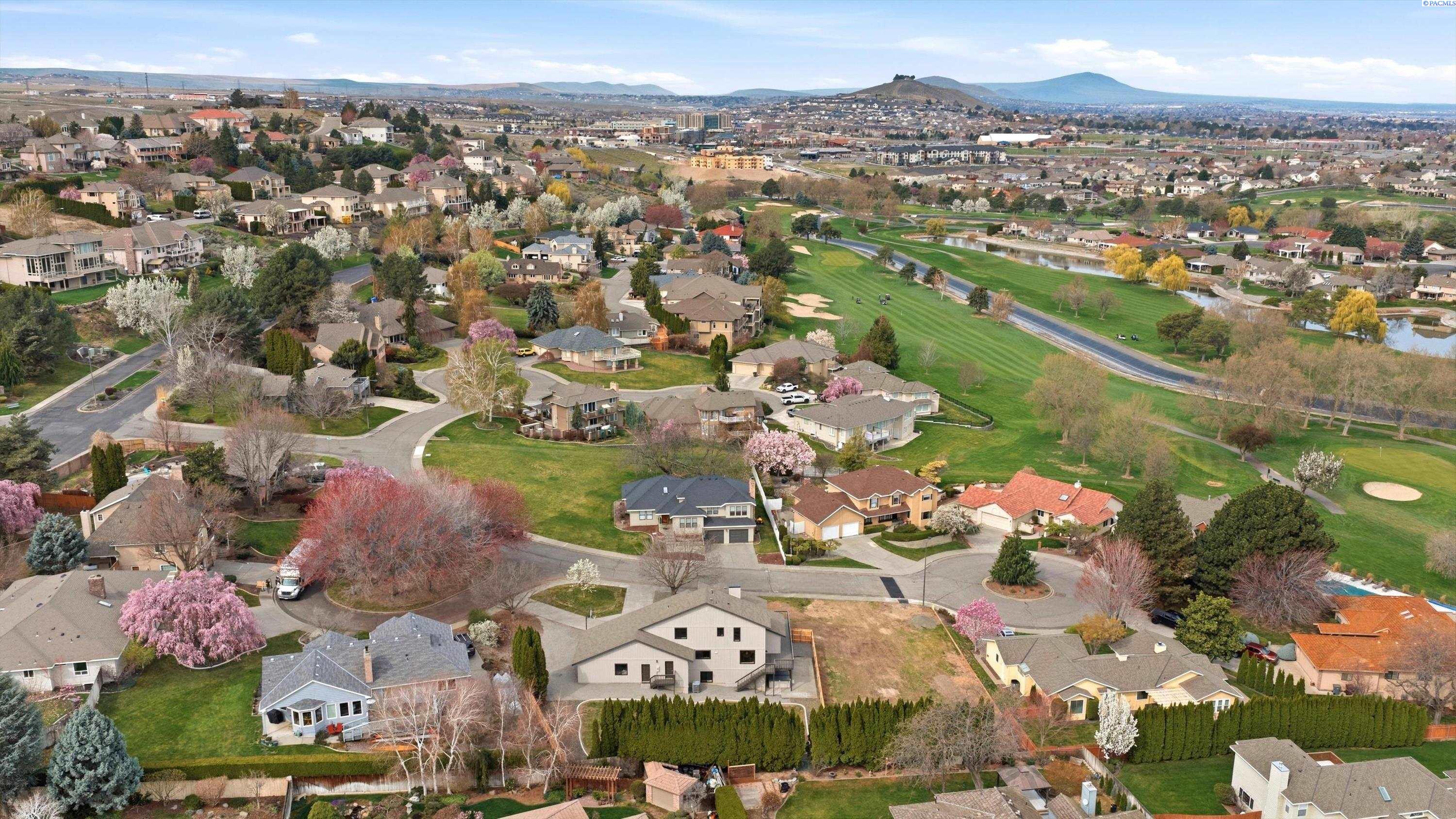 4001 Olson Pl, Kennewick, WA 99337