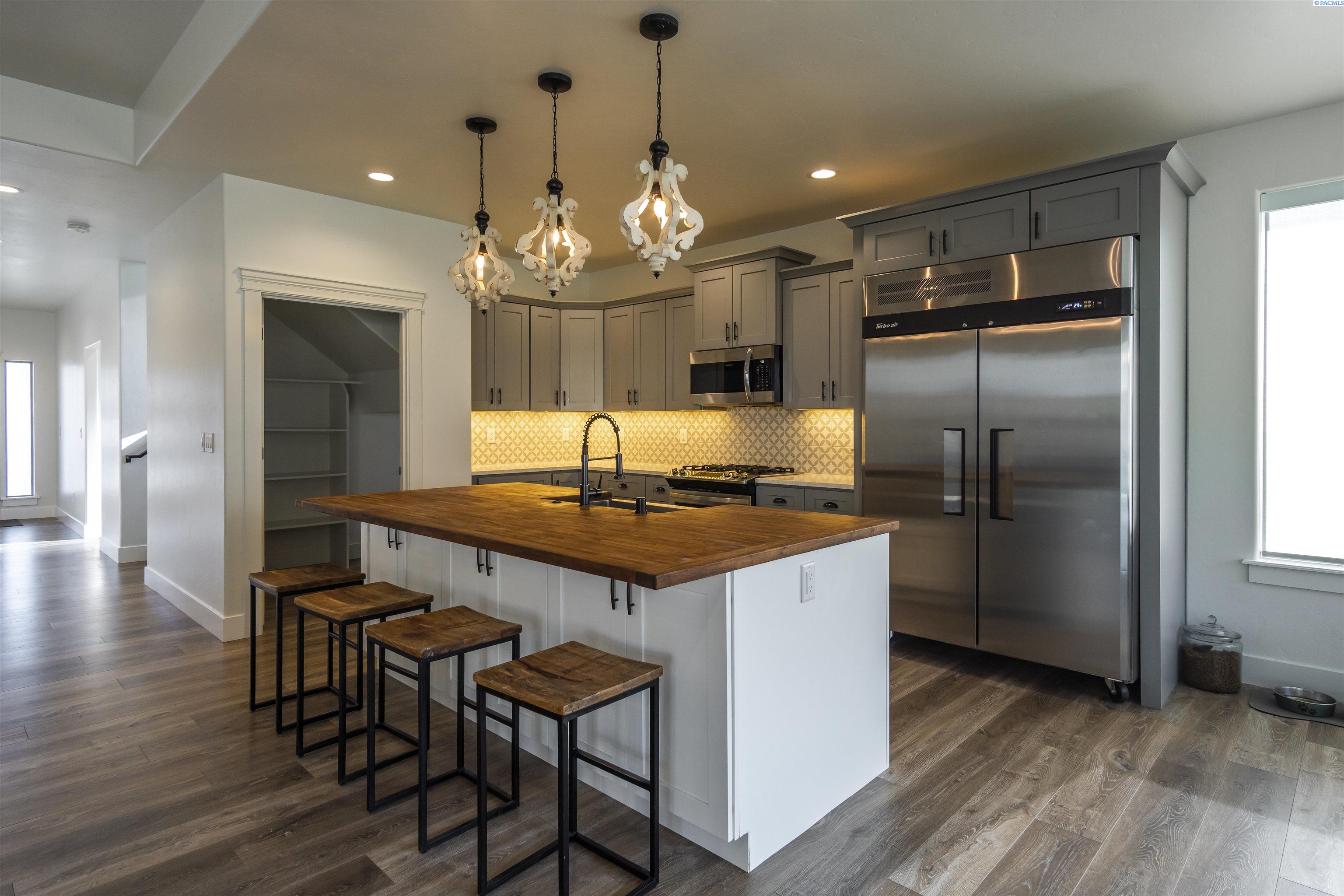 4841 Tillamook Dr, Richland, WA 99352