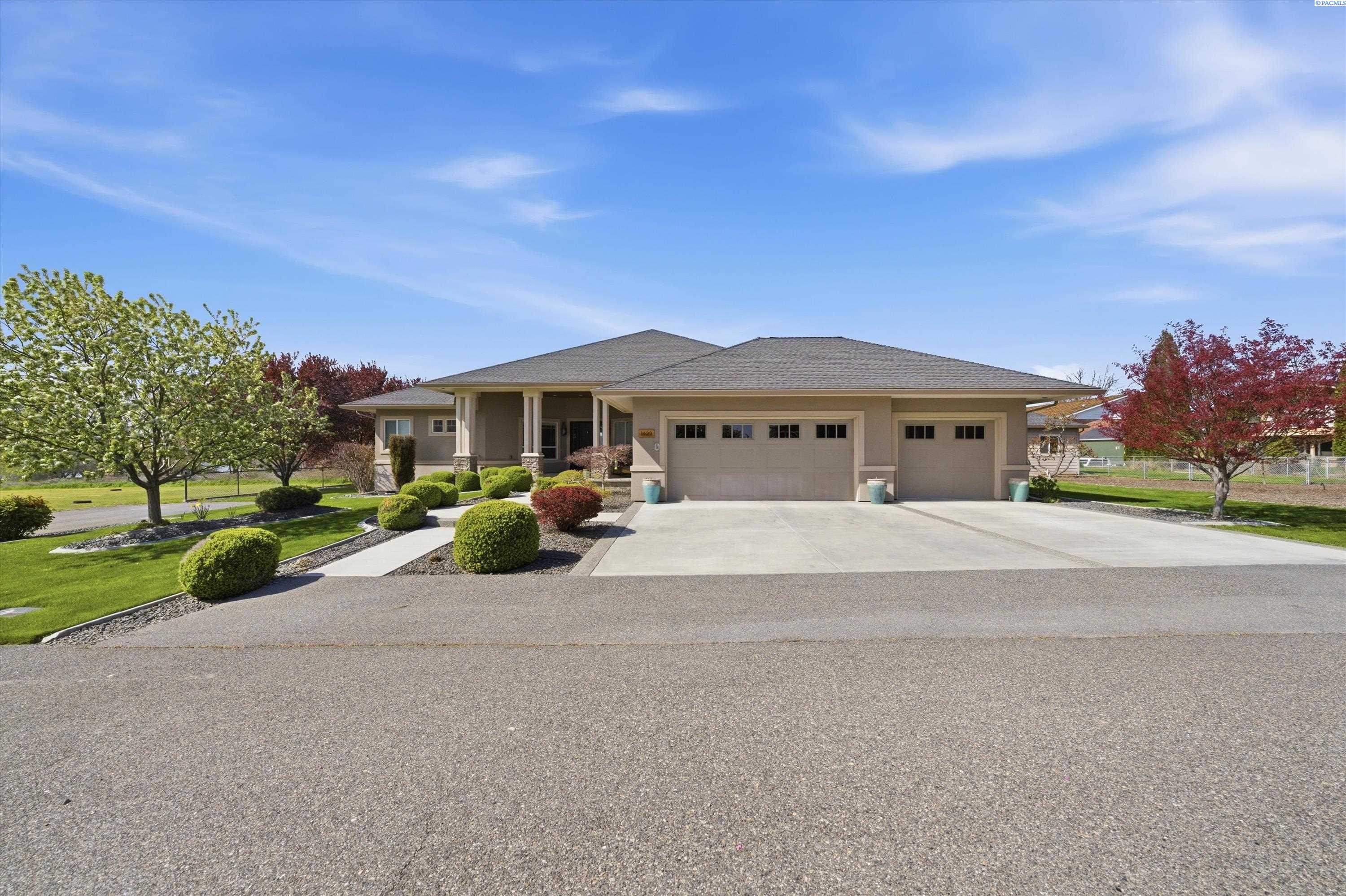 1620 Road 84 , Pasco, WA 99301