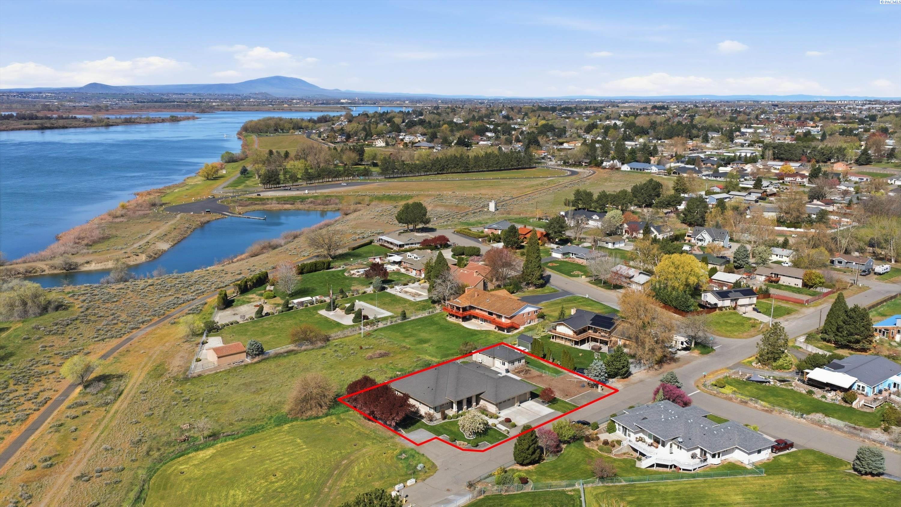 1620 Road 84 , Pasco, WA 99301