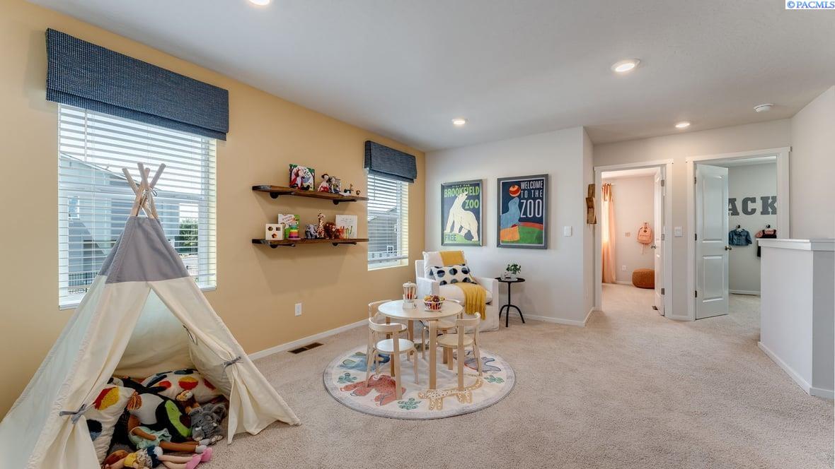 6436 Polar Dr, Pasco, WA 99301