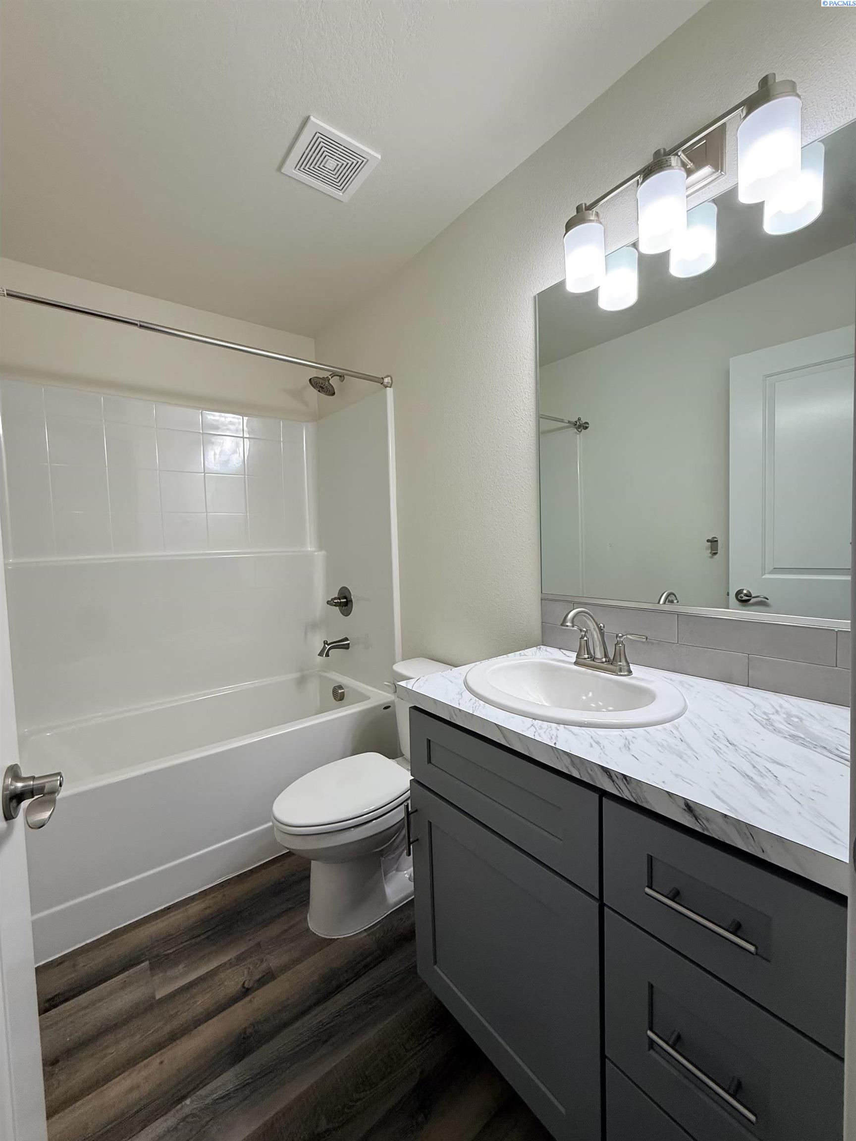 1140 Cedar Pl, Kennewick, WA 99337