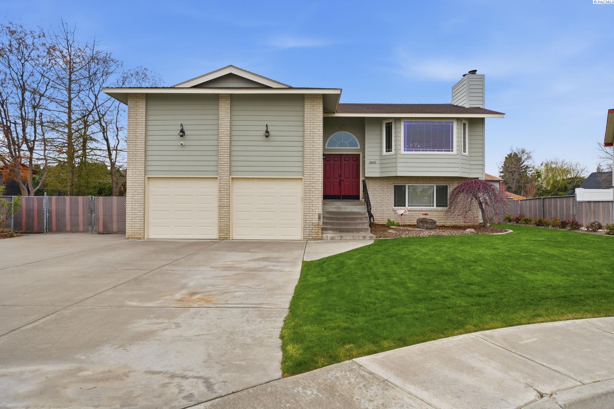 2405 Towhee Ln, West Richland, WA 99353