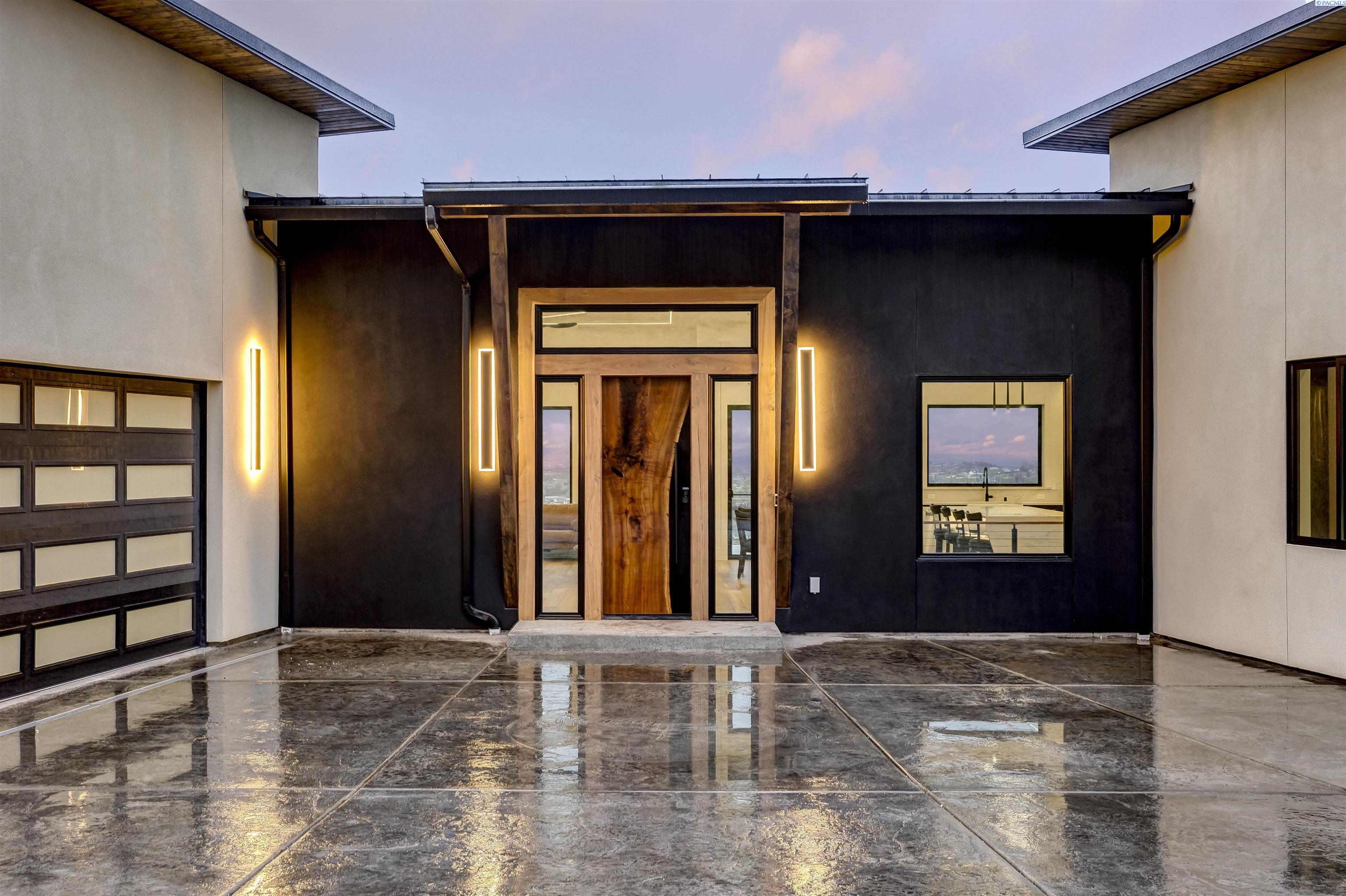 5411 Hershey Ln, West Richland, WA 99353