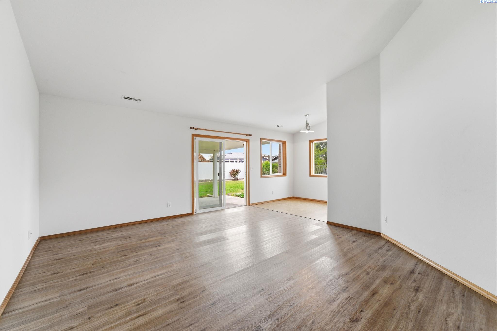 4600 Kendall Way, West Richland, WA 99353