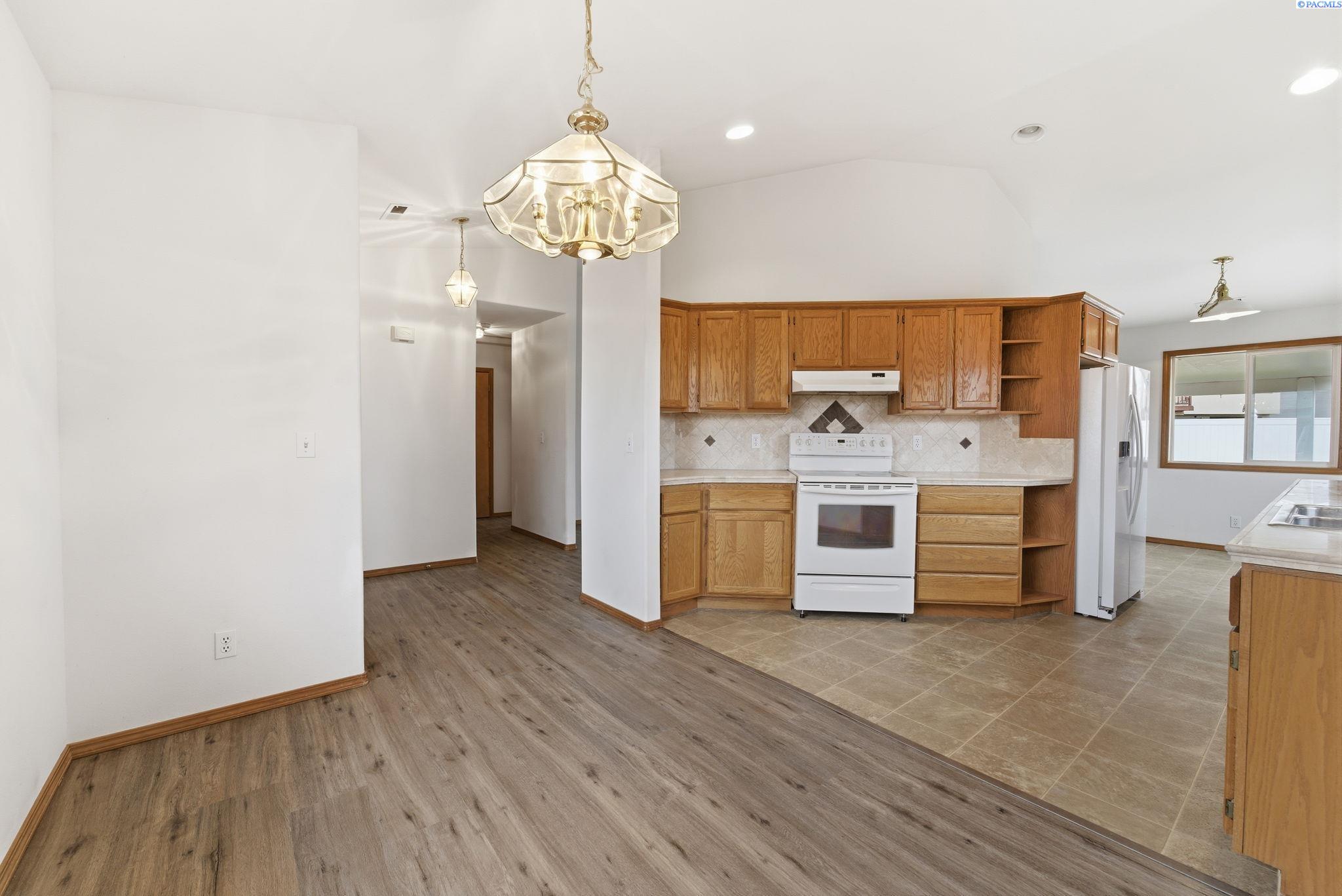 4600 Kendall Way, West Richland, WA 99353