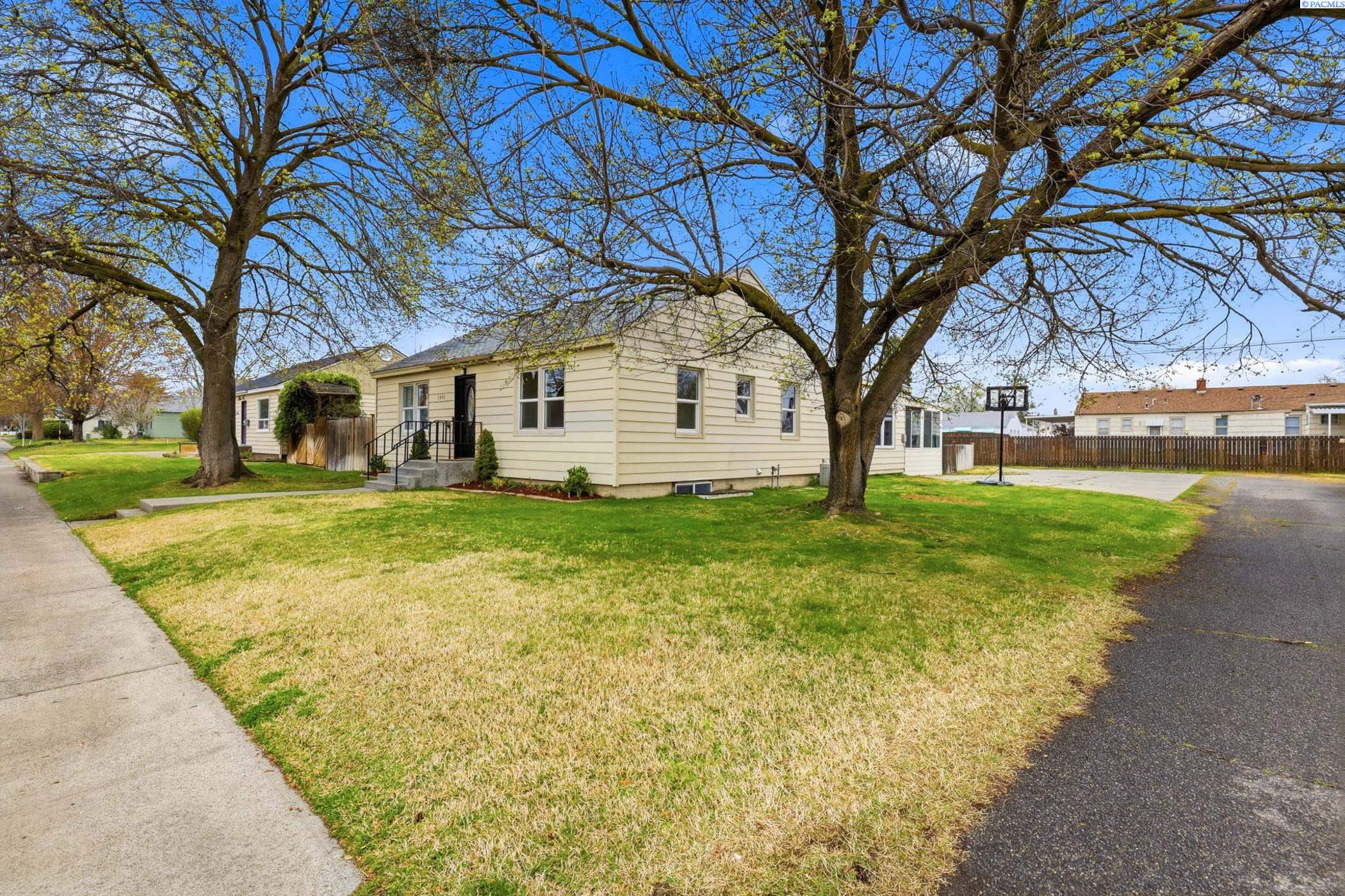 1432 Goethals Dr, Richland, WA 99354