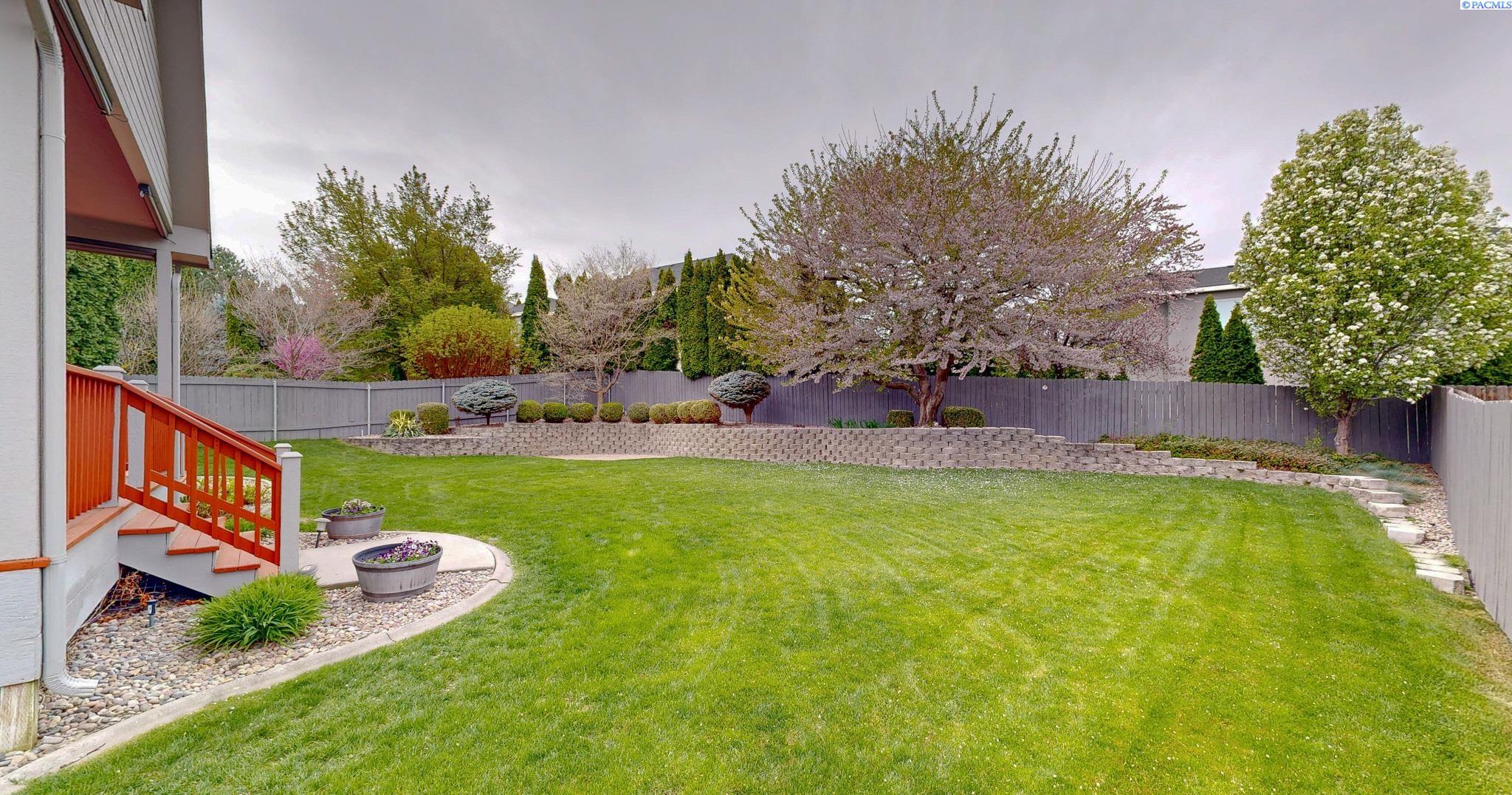 2064 Newhaven Loop, Richland, WA 99352