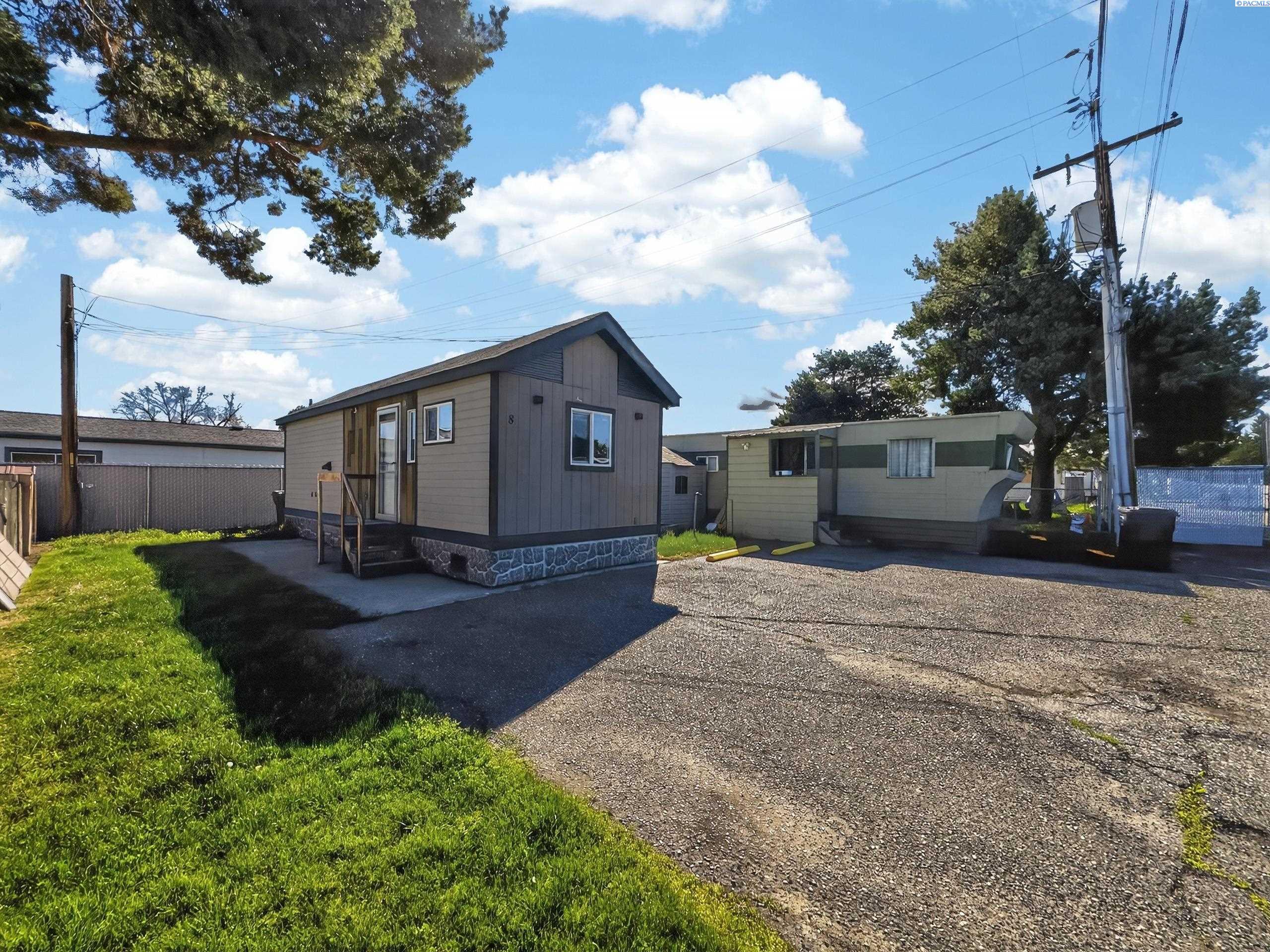 8 Royalty Ln, West Richland, WA 99353