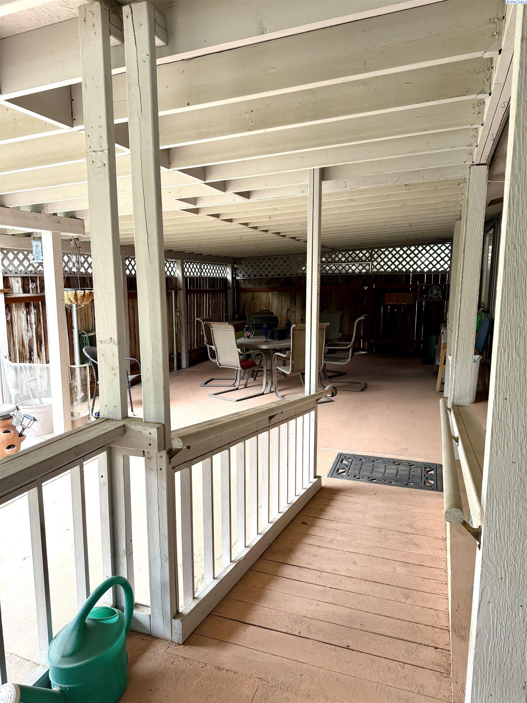 2797 Chicory Dr, West Richland, WA 99353