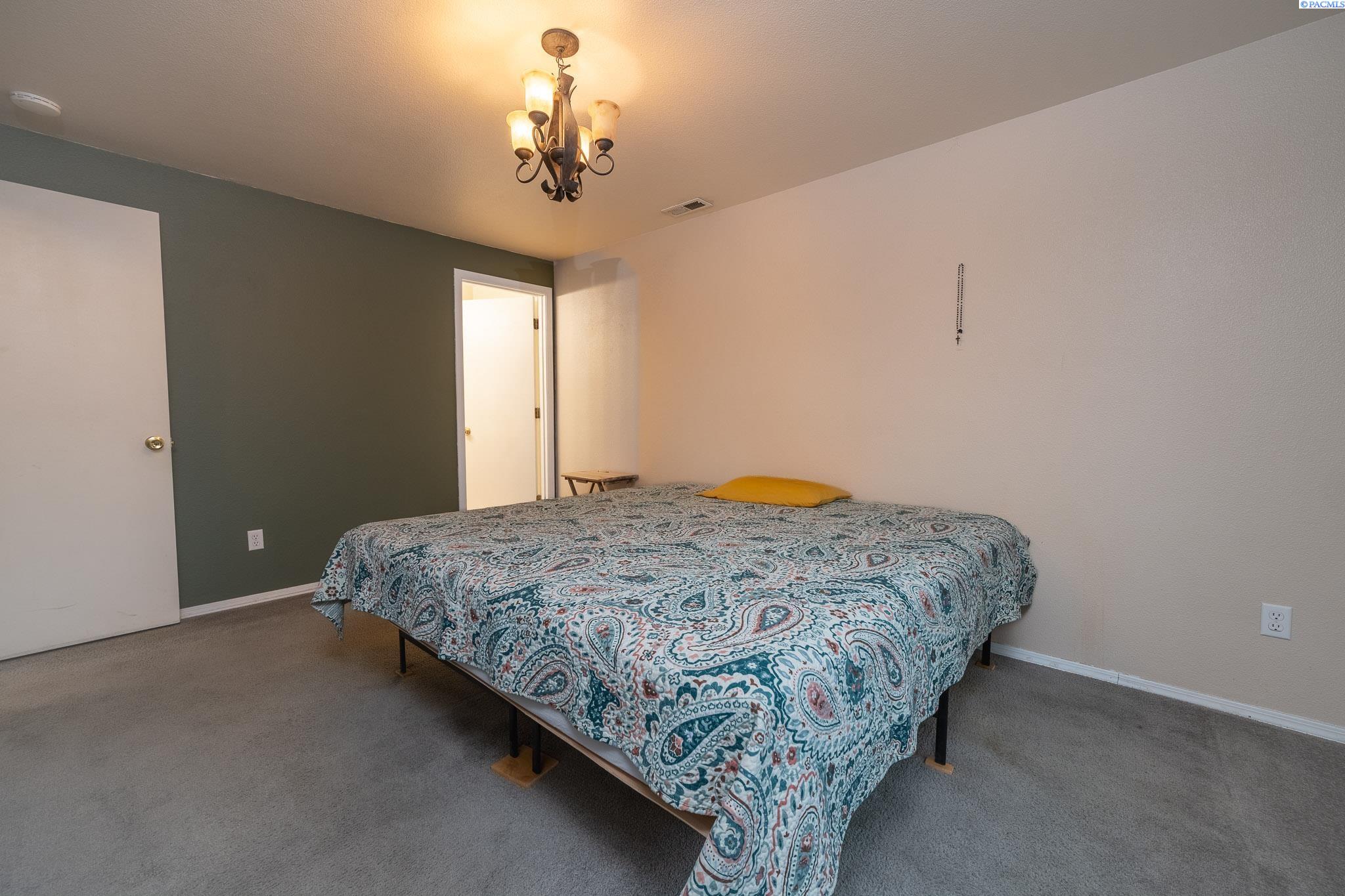 7607 Vendovi , Pasco, WA 99301