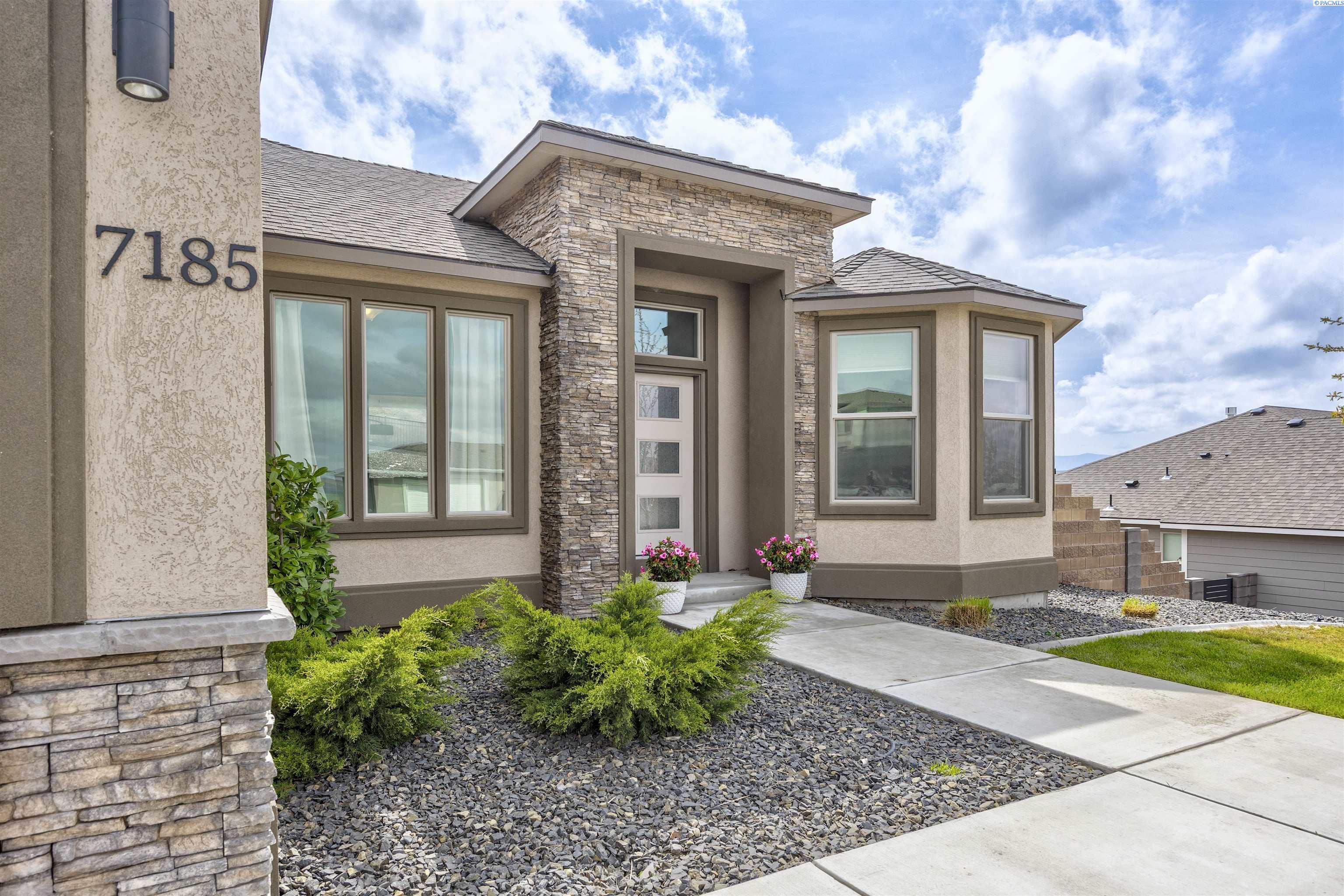 7185 Corsica St, West Richland, WA 99353