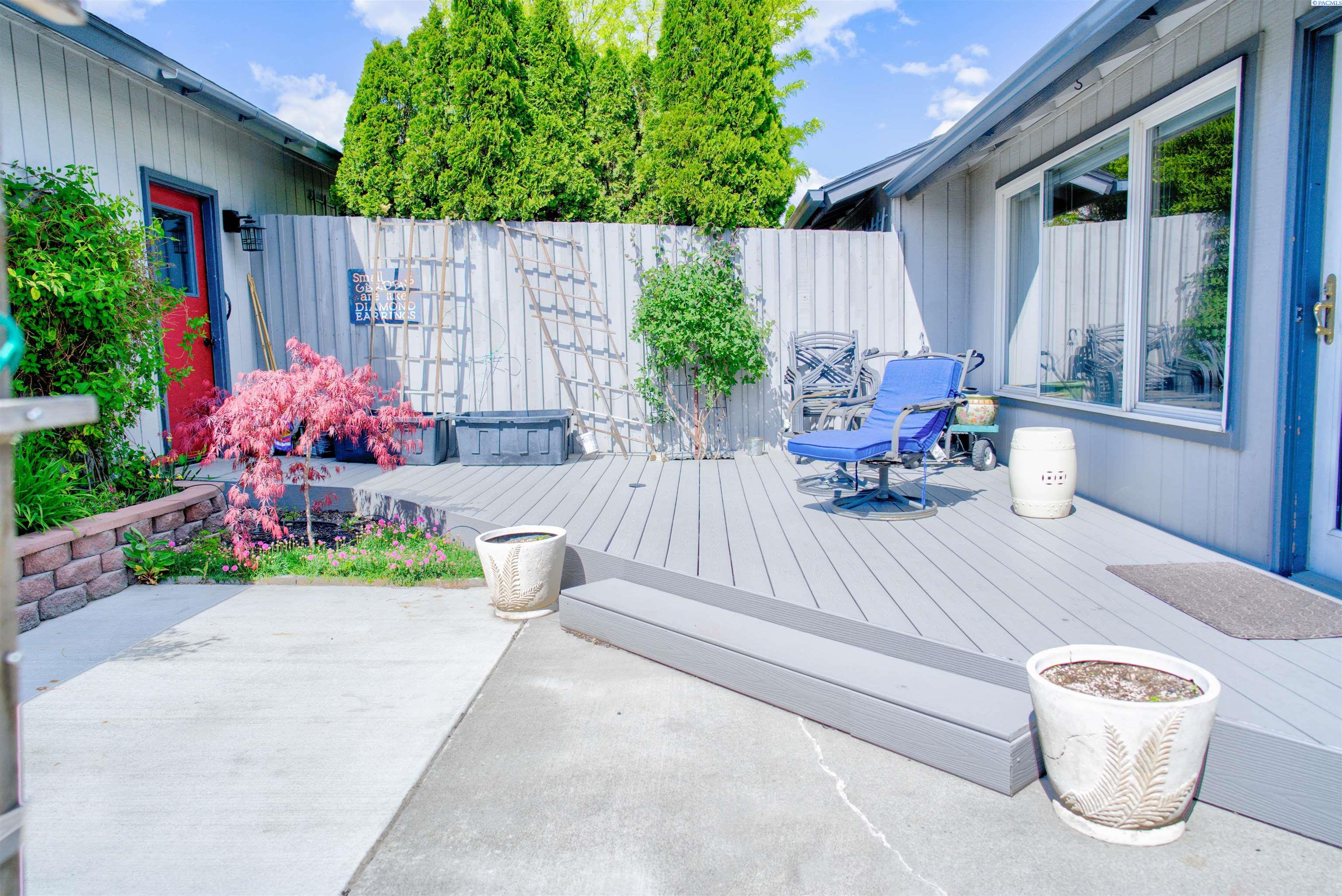 2nd image of 501 N Yelm St, Kennewick, WA 99336
