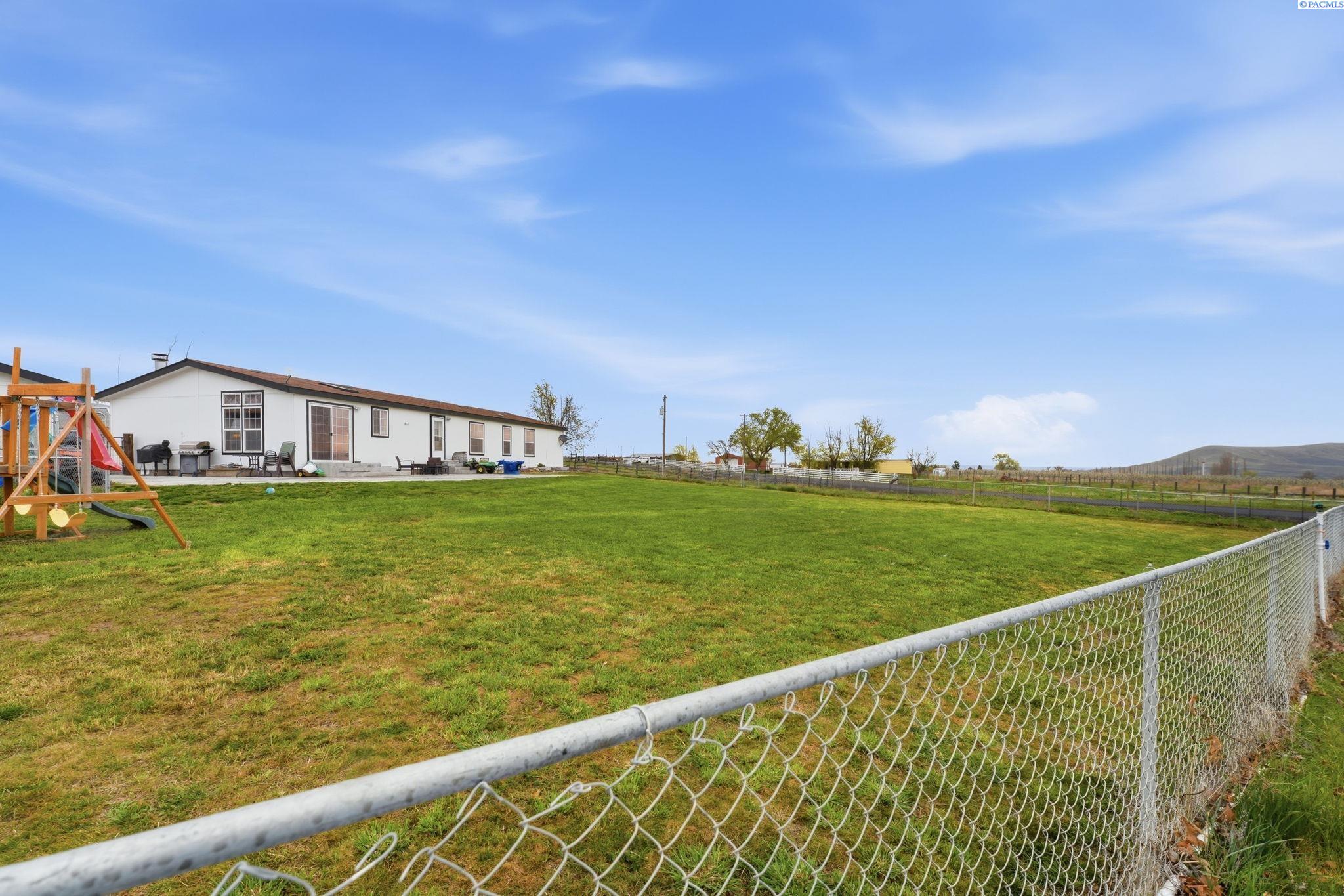 61610 Whan Rd, Benton City, WA 99320