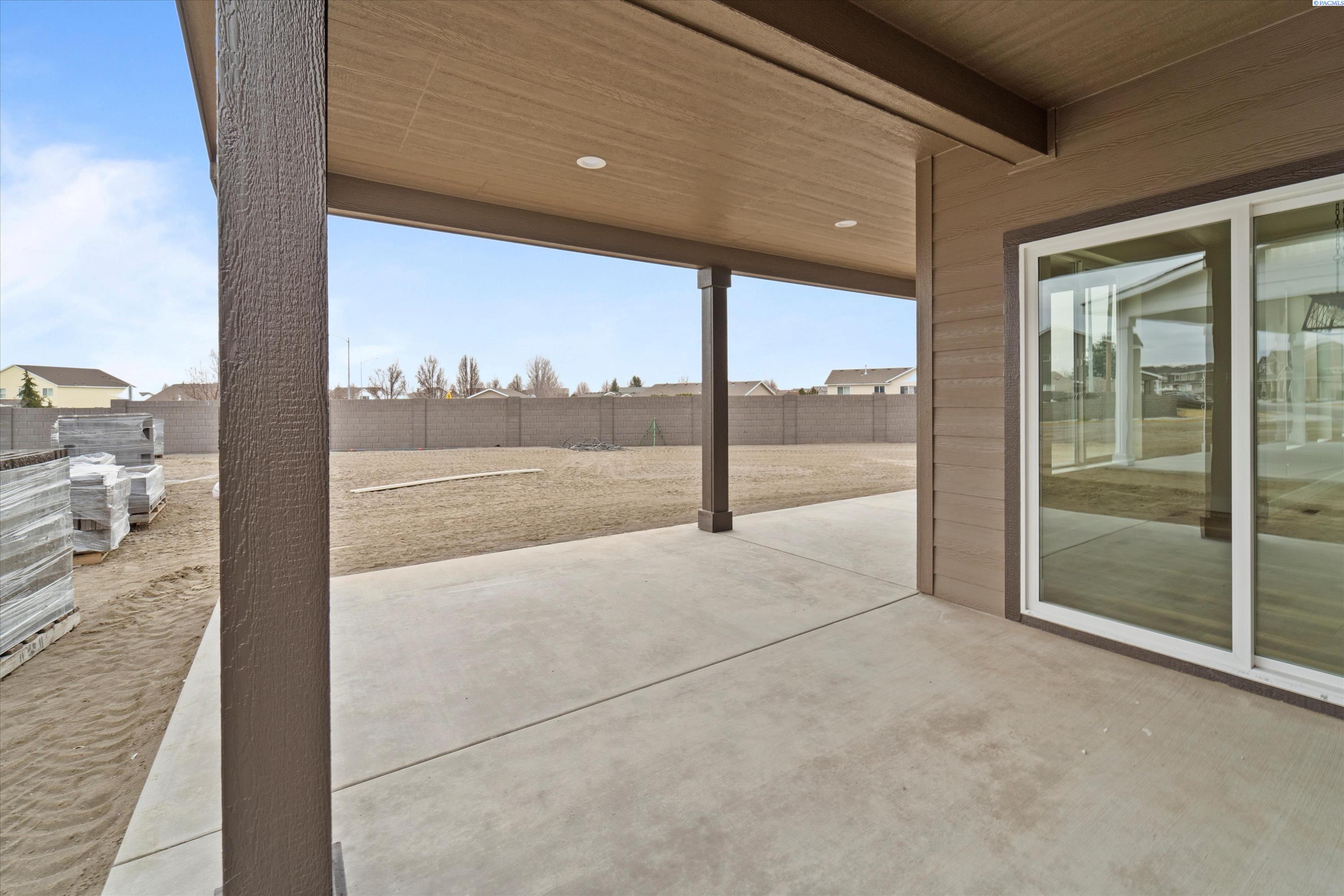 8406 Silver Mound Dr, Pasco, WA 99301