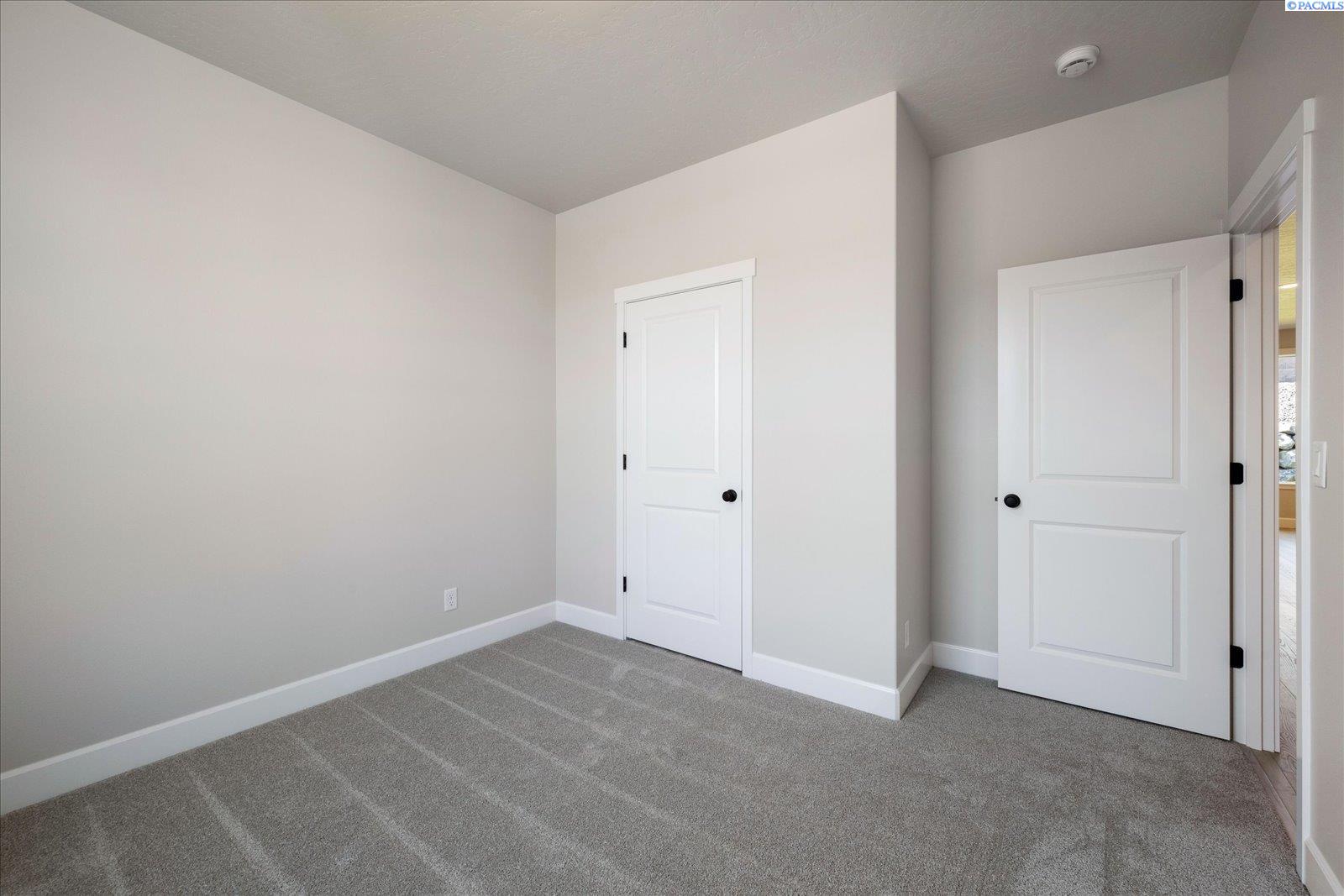 7243 W 29th Pl, Kennewick, WA 99338