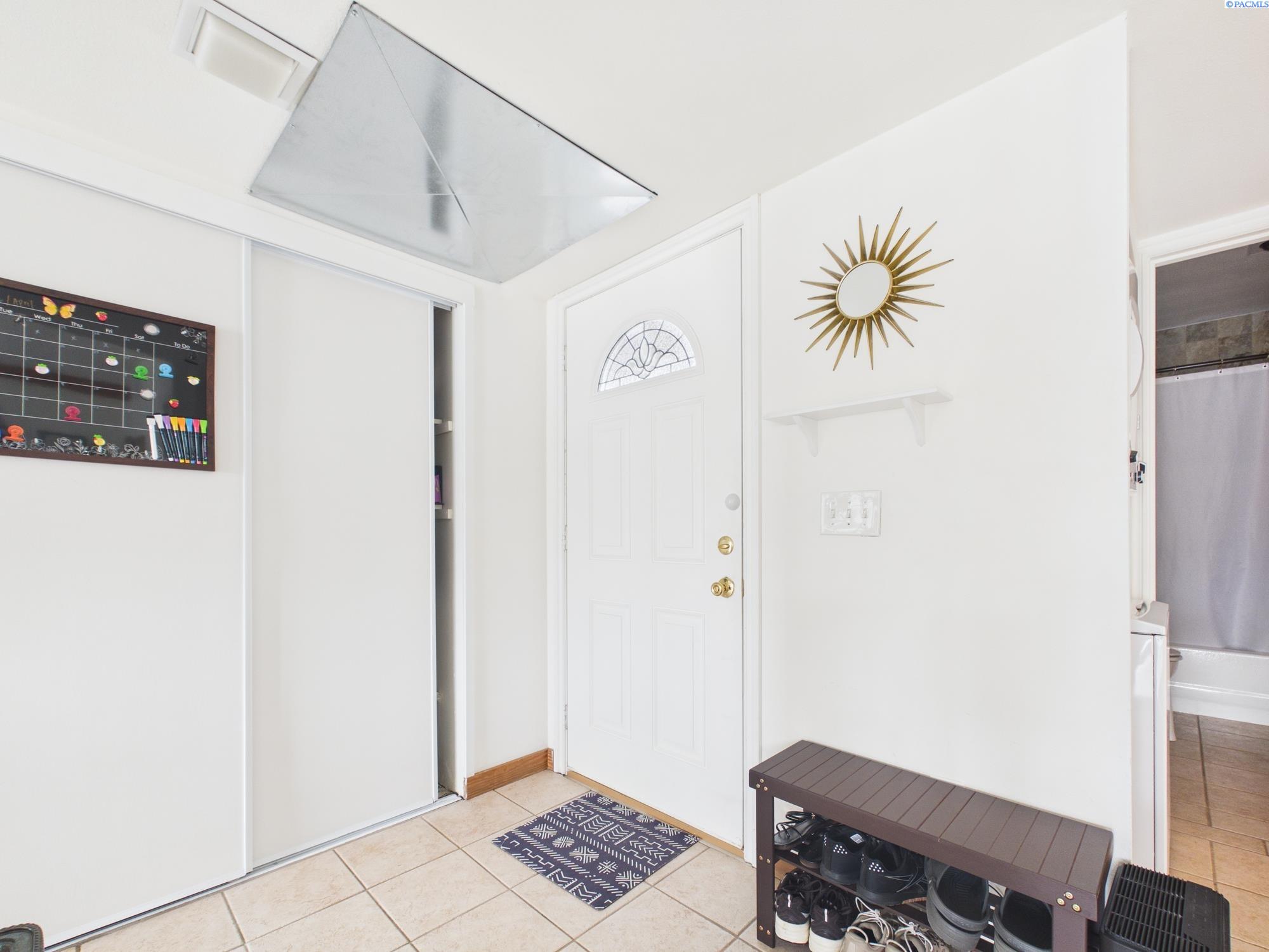 2401 Canal Dr #9C, Kennewick, WA 99336