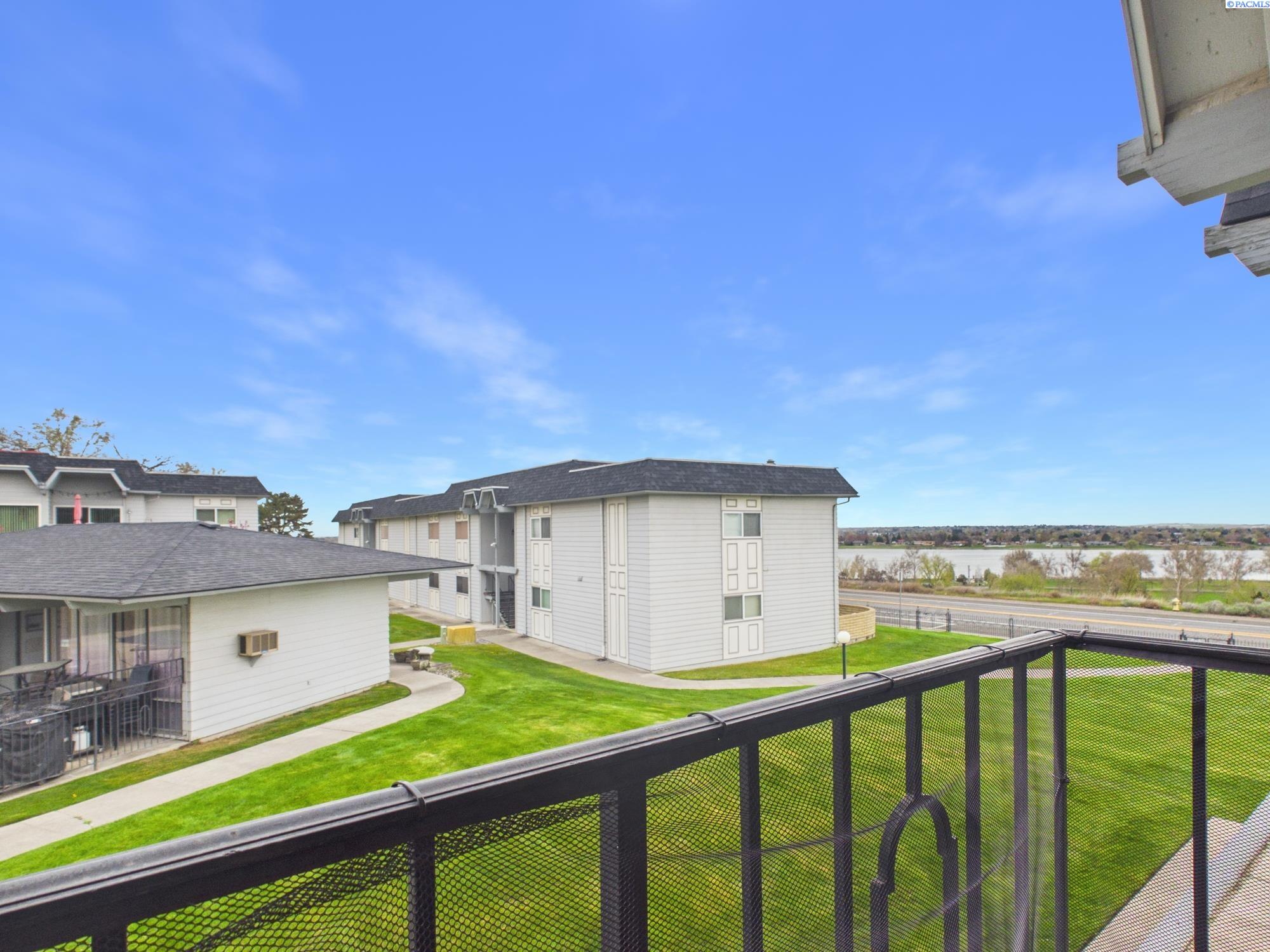 2401 Canal Dr #9C, Kennewick, WA 99336