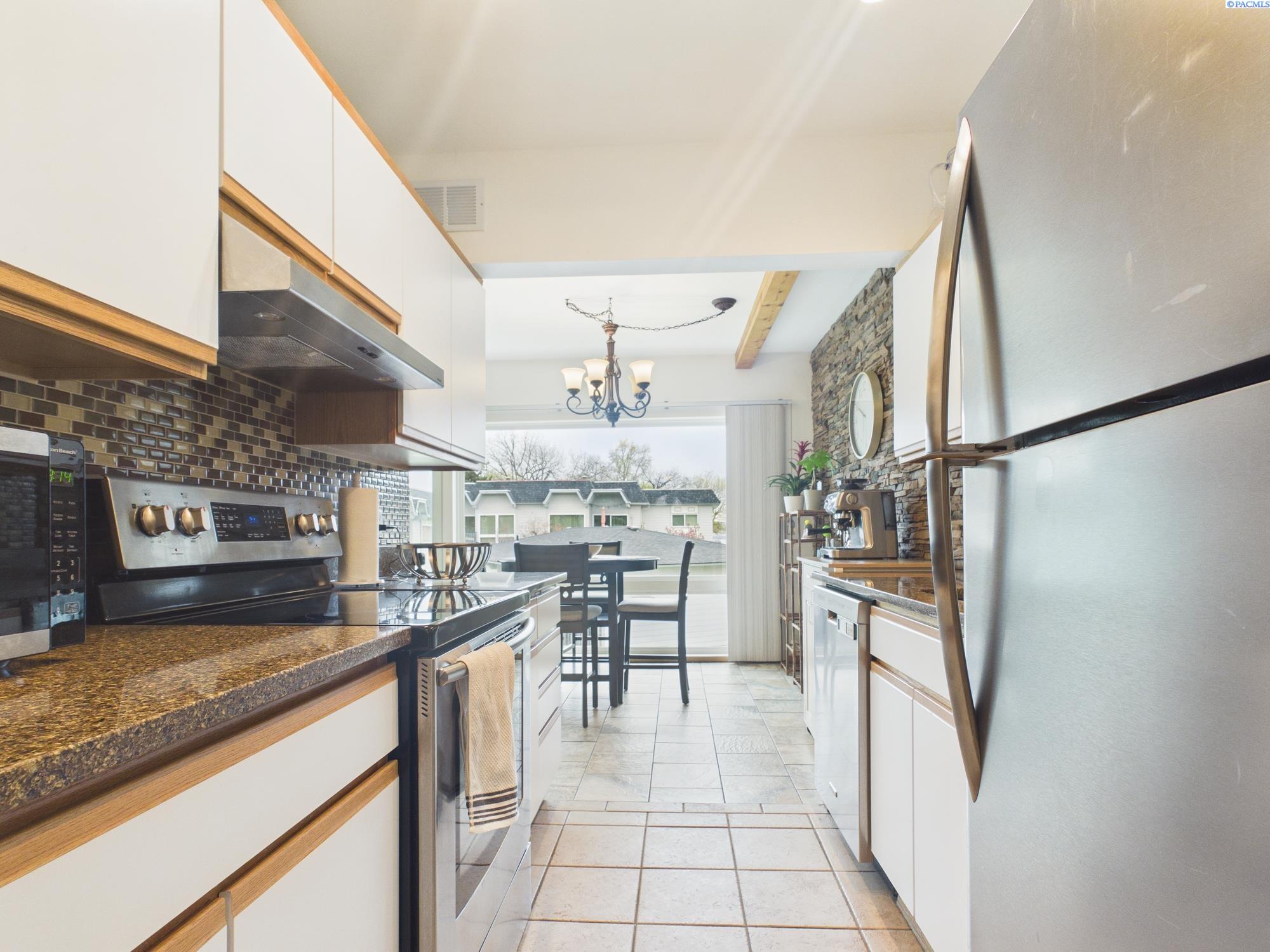 2401 Canal Dr #9C, Kennewick, WA 99336