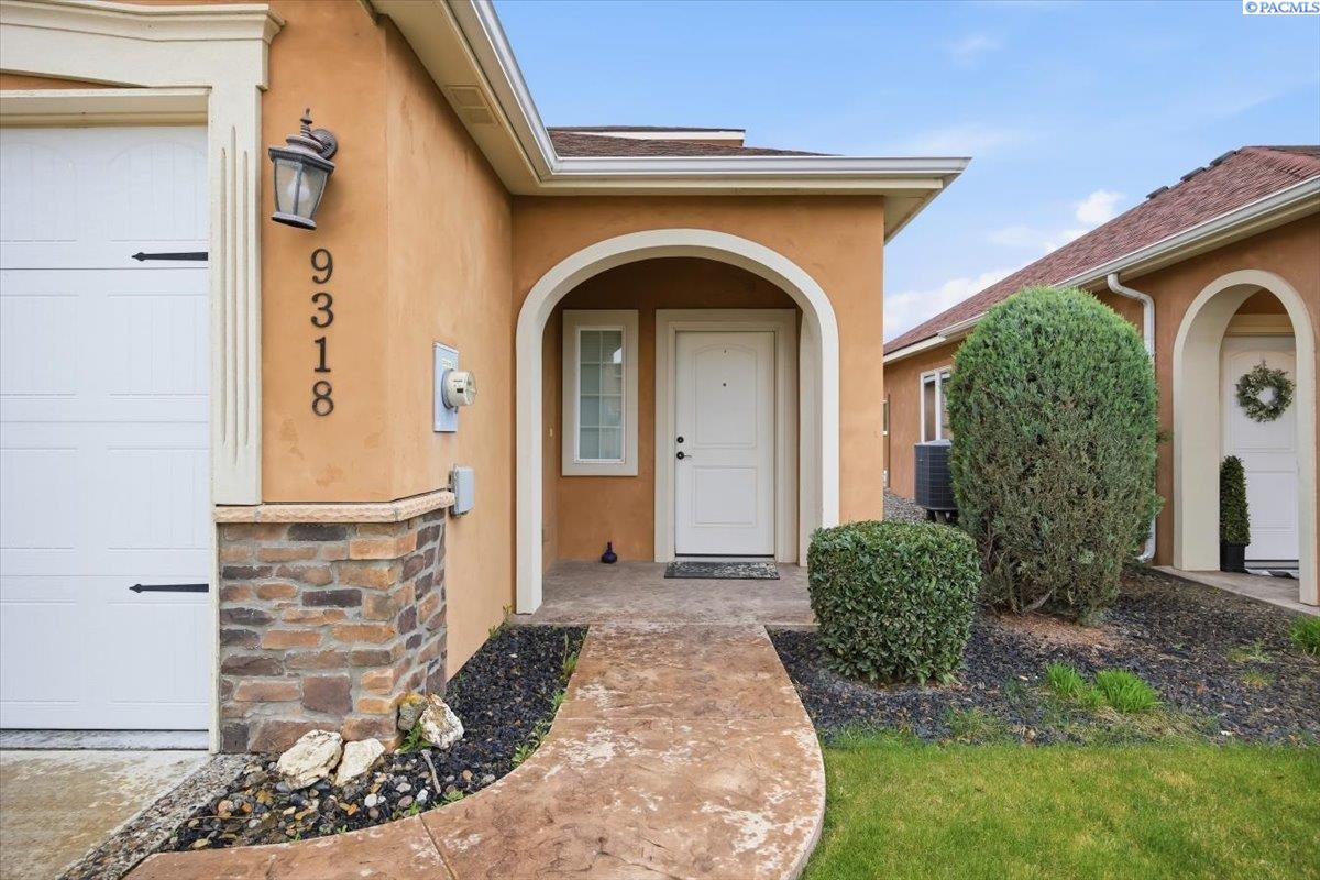 9318 Majestia Ln, Pasco, WA 99301