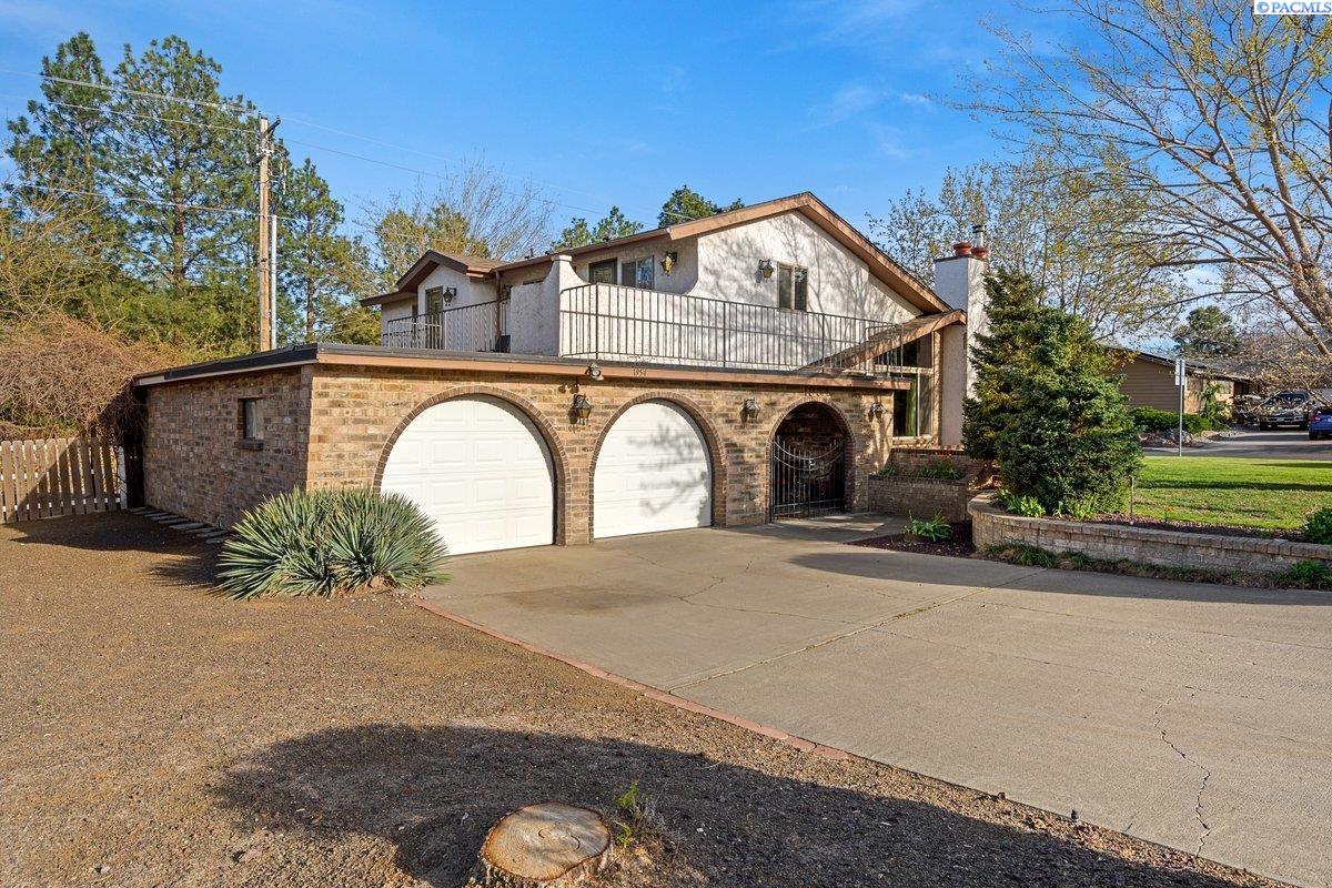 1954 Orchard Way, Richland WA 99352