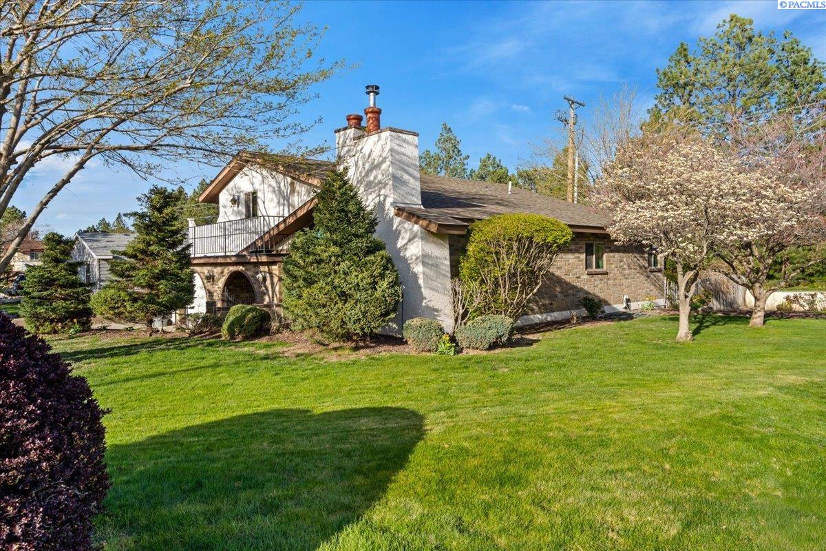 1954 Orchard Way, Richland, WA 99352