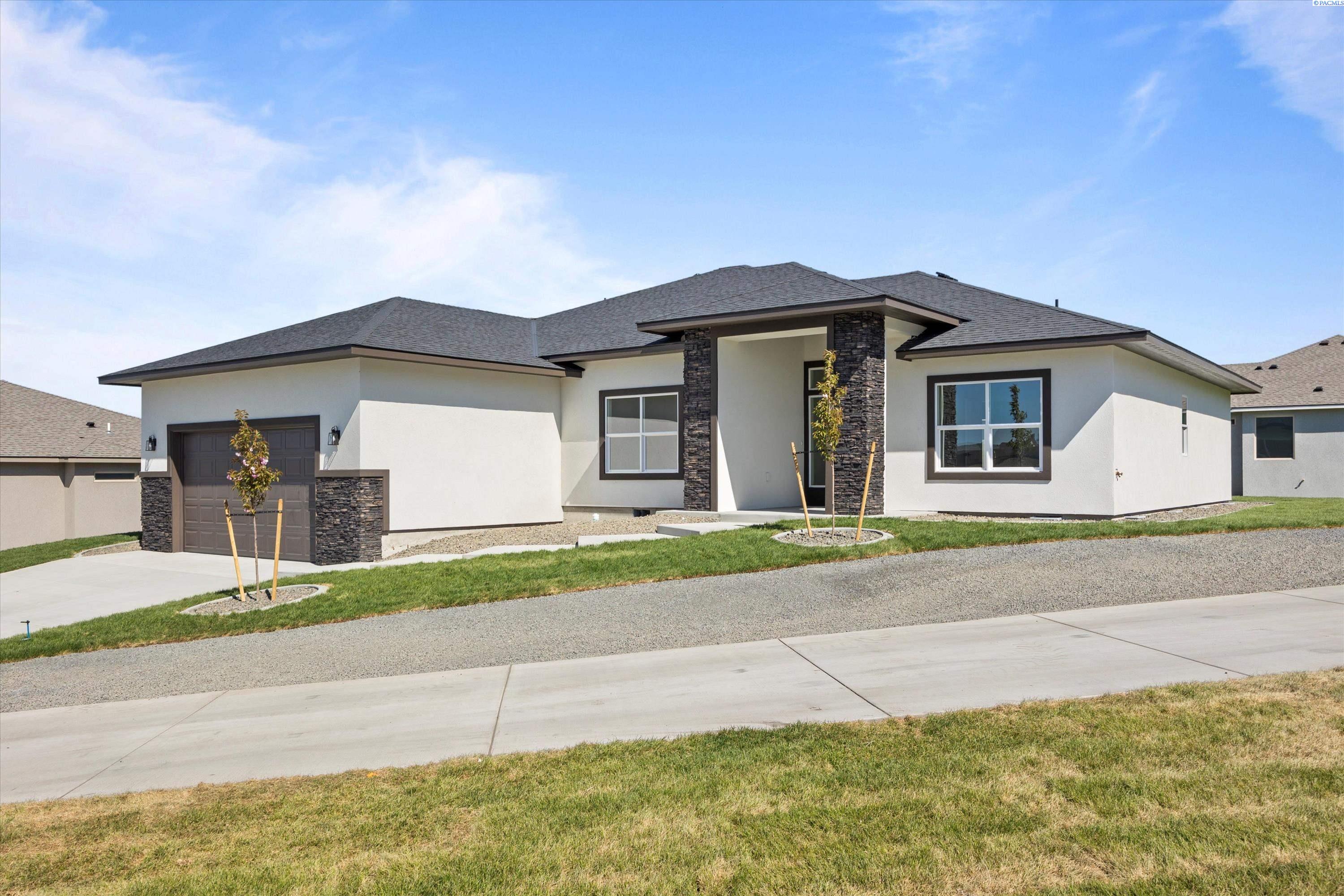1056 Makah Ct, Richland WA 99352