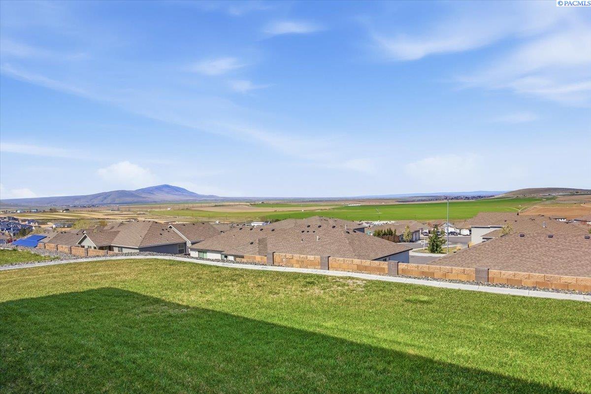 7022 Corsica St, West Richland, WA 99353