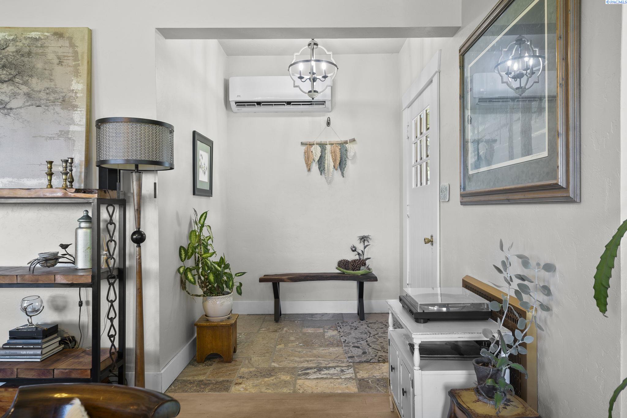 106 7th St, Prosser, WA 99350