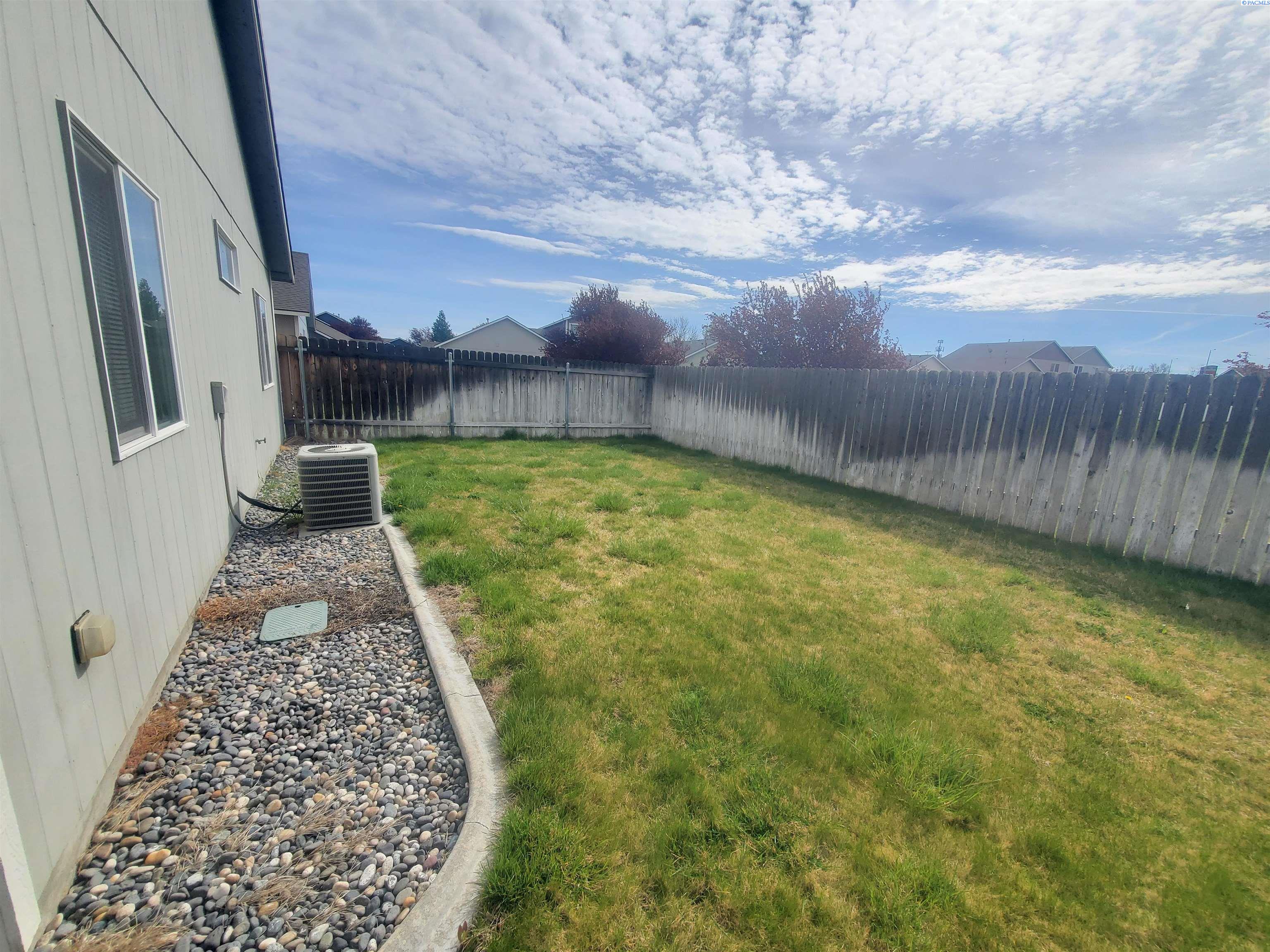 2662 Jason Loop, Richland, WA 99352