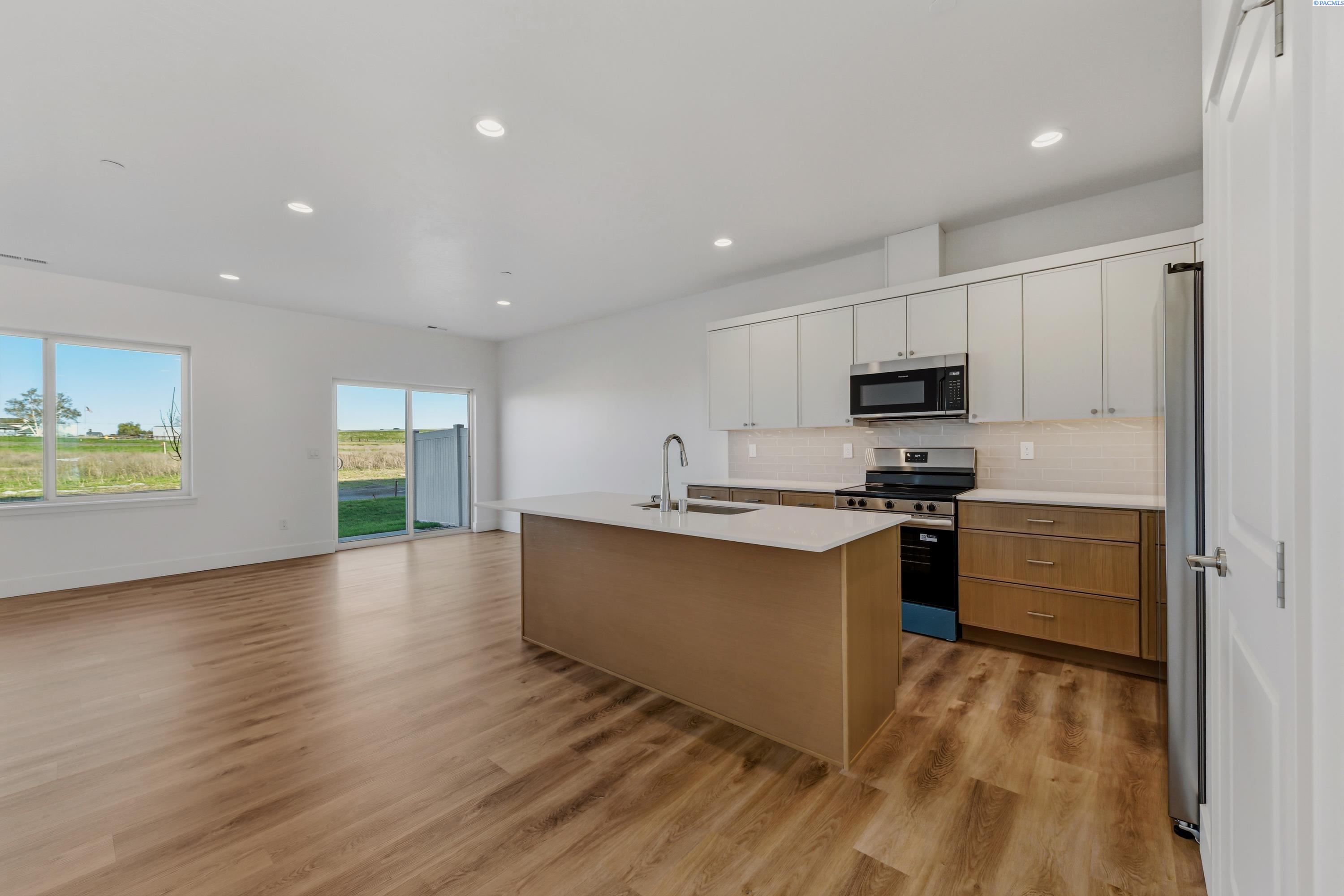 4513 Road 114, Pasco WA 99301