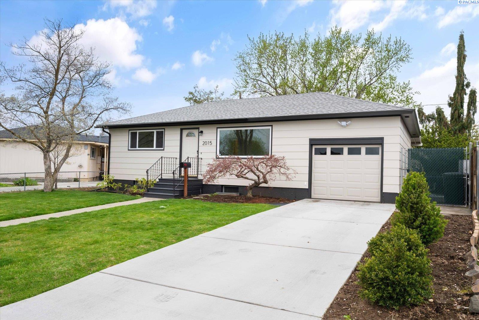 2015 Blue Ave, Richland, WA 99354