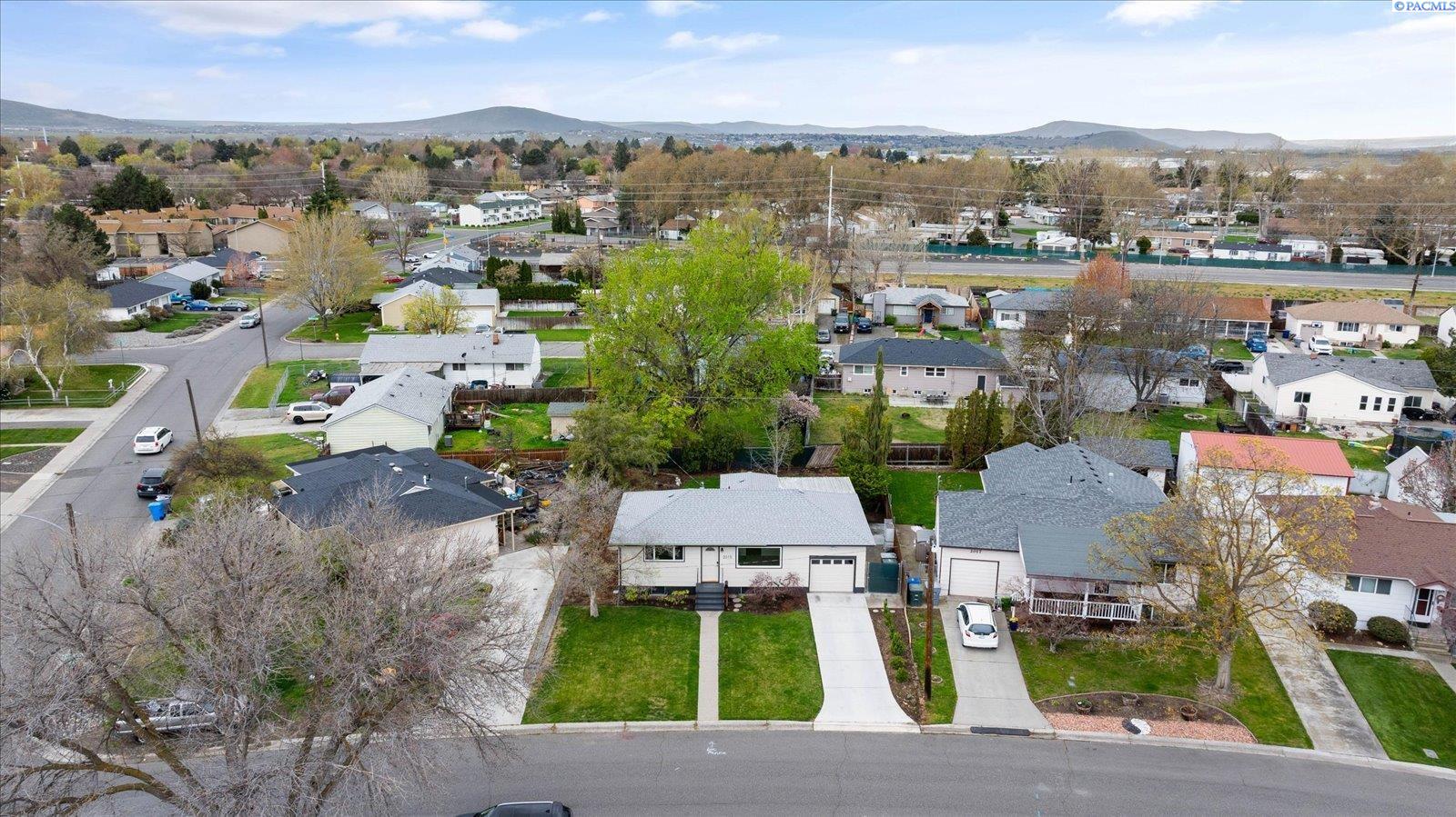 2015 Blue Ave, Richland, WA 99354